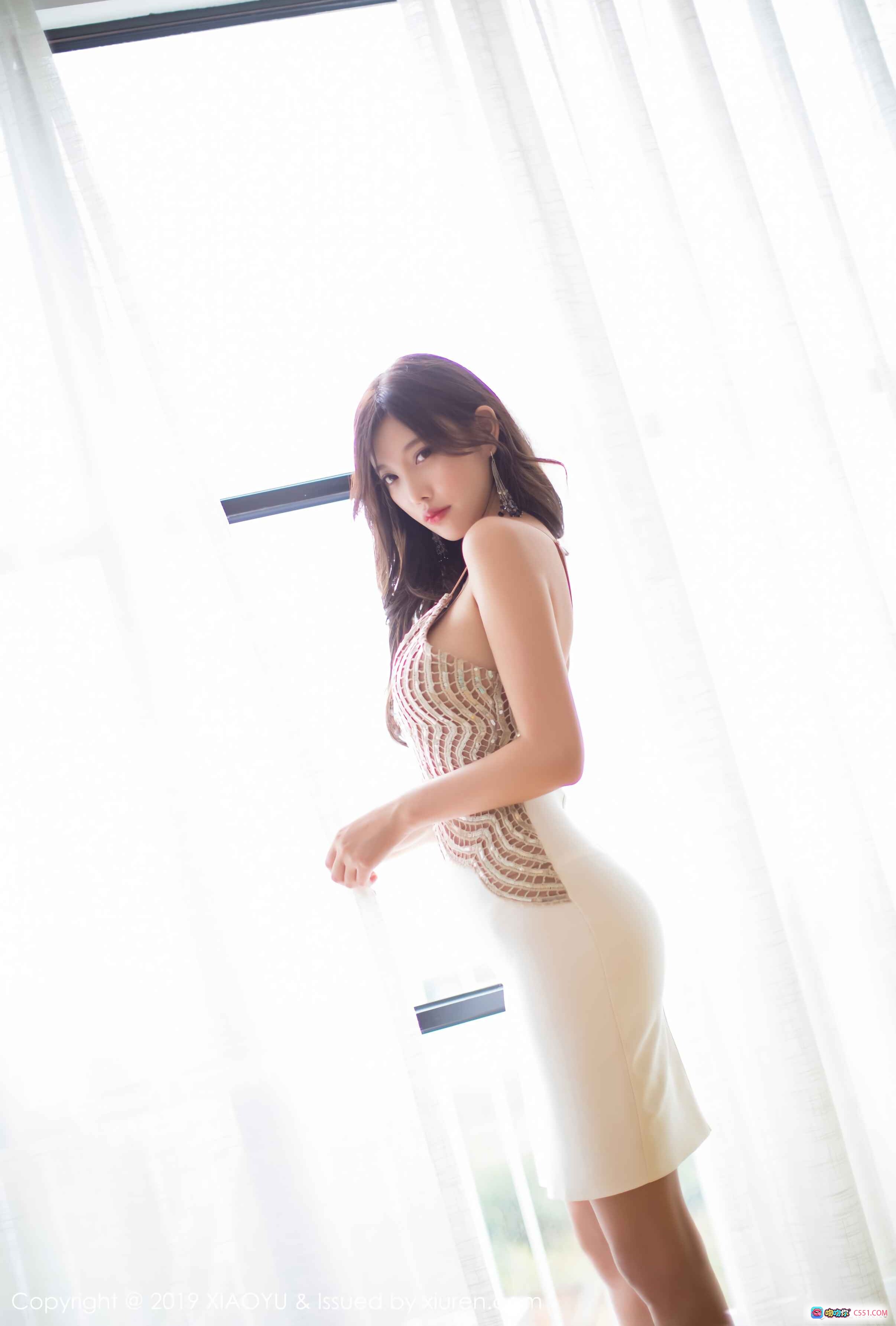 杨晨晨Sugar优雅写真 | XIAOYU语画界2019 VOL.010 | 白裙透视设计 | 窗边柔光人像 | 时尚性感美拍 - 就要吻
