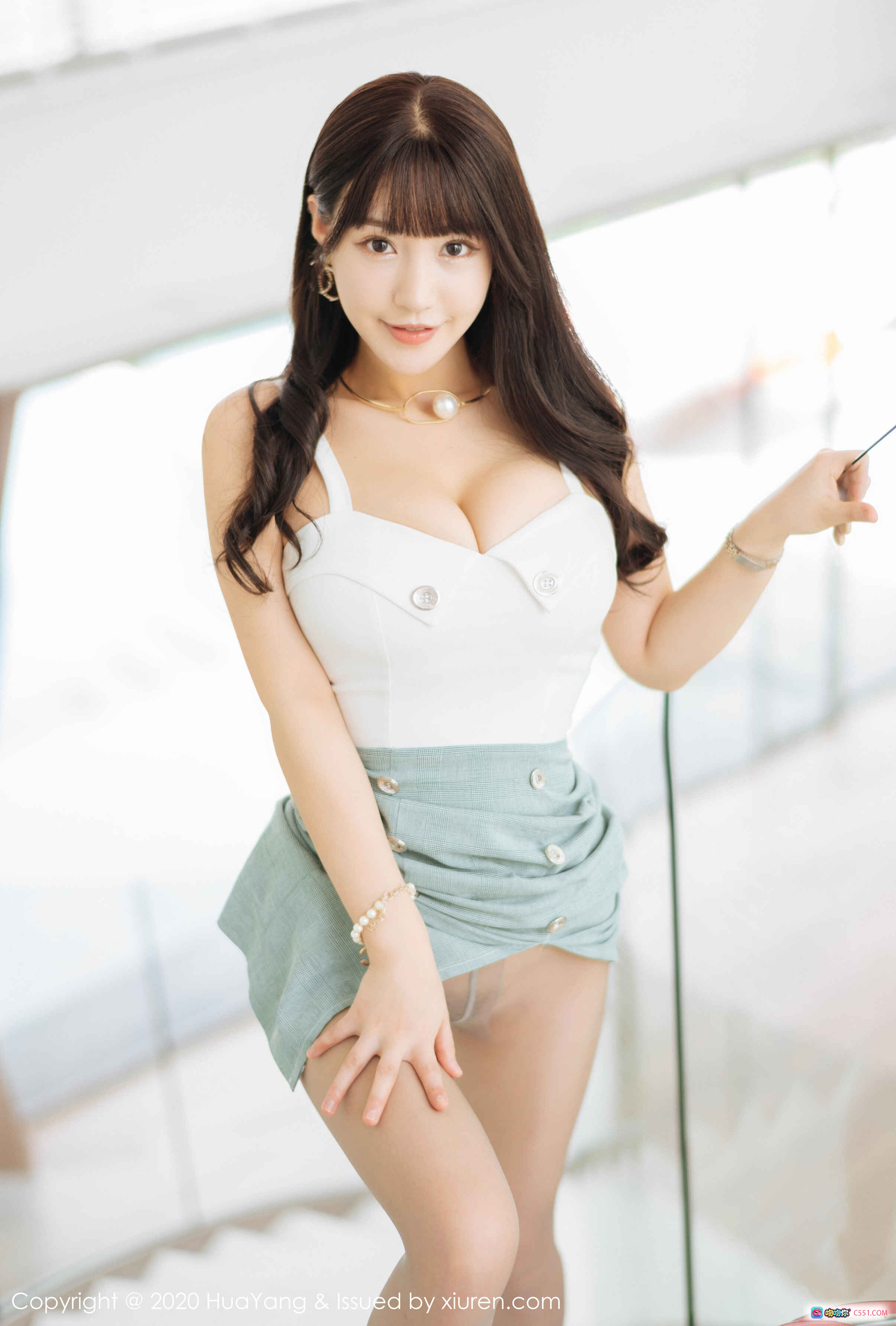 图片[8] - 朱可儿Flower性感写真 | 白色吊带上衣+浅蓝短裙 | 优雅珍珠项链 | 花漾HuaYang Vol.226 2020.03.11 - 就要吻