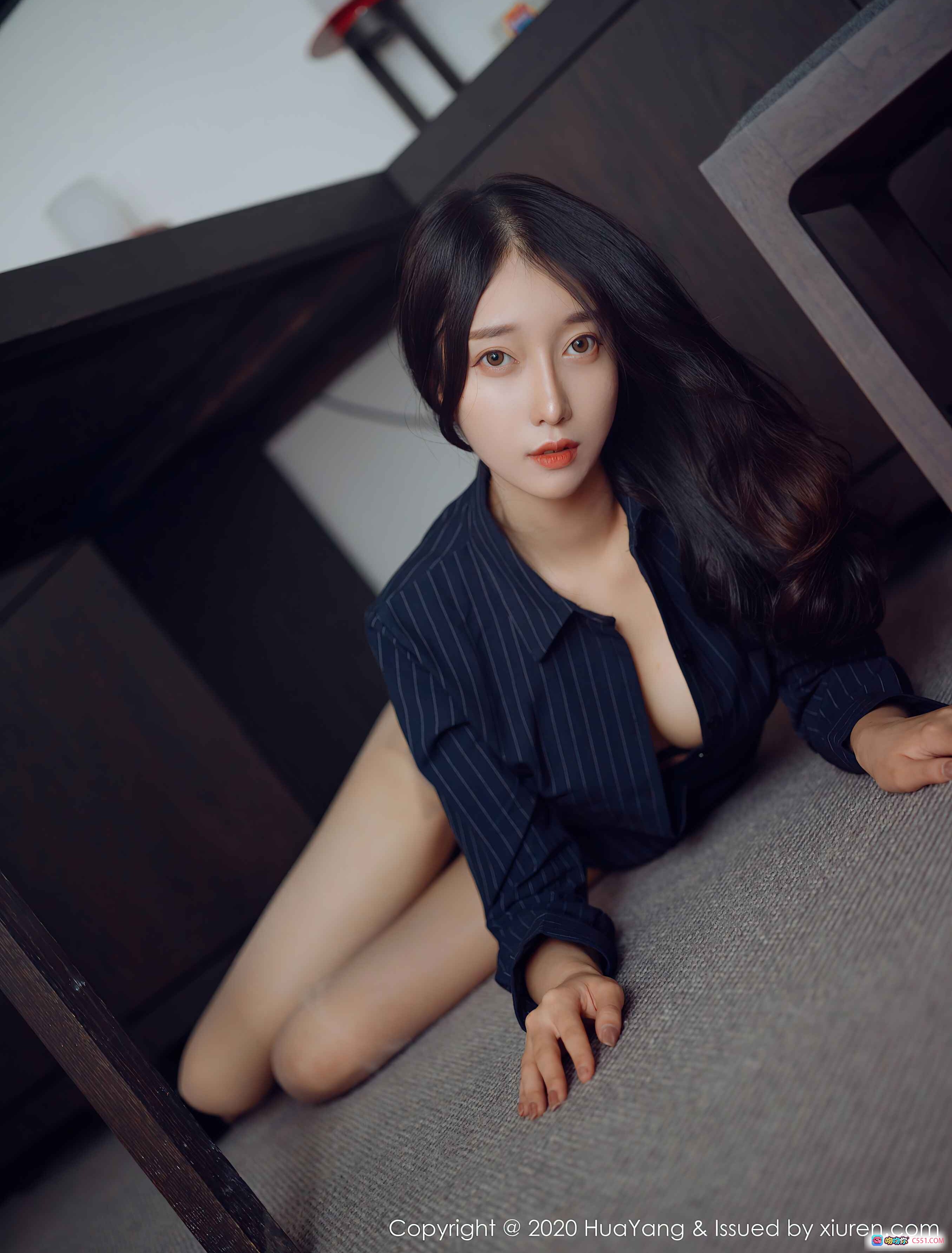 图片[6] - HuaYang花漾2020.11.13 VOL.320 玥儿玥er优雅坐姿私房写真 51张高清美图 时尚条纹裙 黑丝美腿 室内简约风摄影 - 就要吻