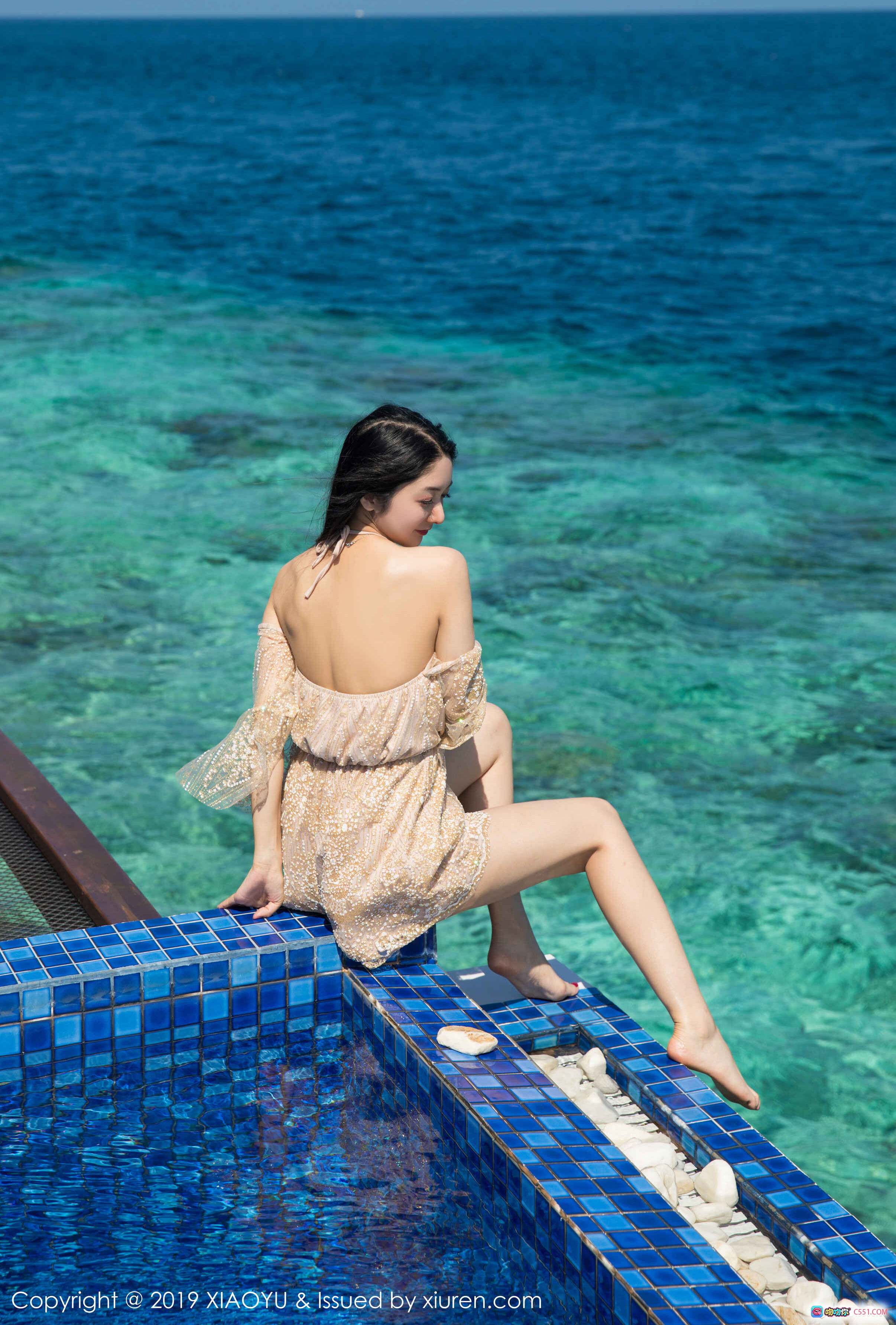 图片[7] - Angela小热巴海边泳池写真 | 2019XIAOYU语画界VOL.193 | 清透蓝海+木质平台+露肩亮片裙 | 高清57P美拍 - 就要吻