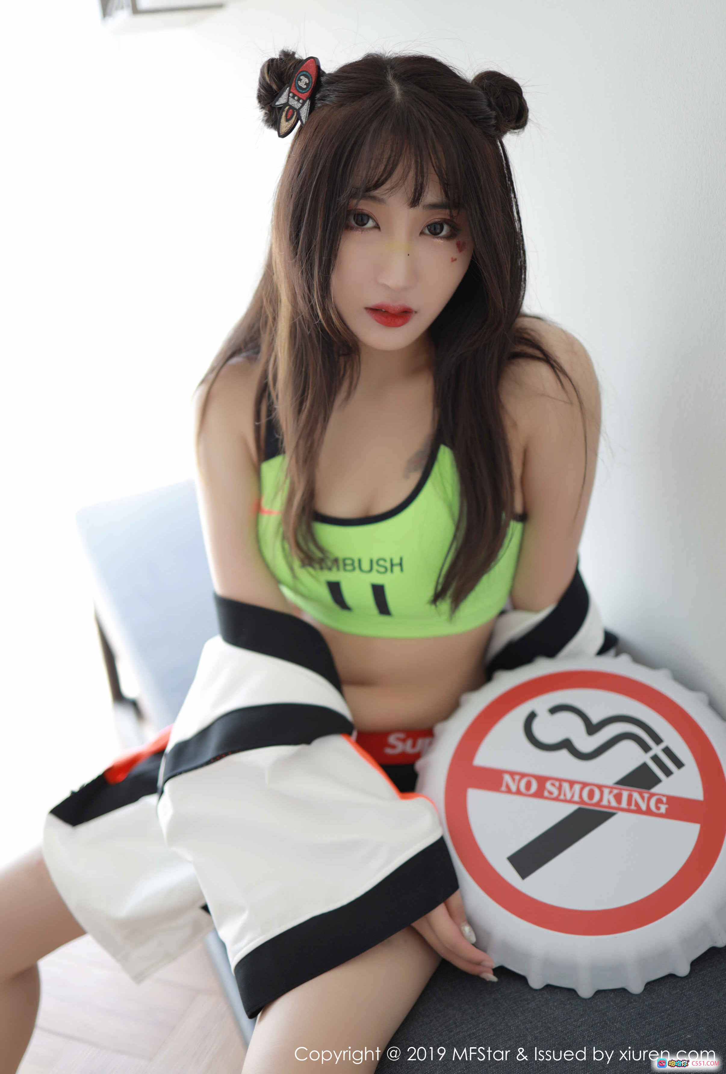 图片[5] - MFStar模范学院2019.11.04 Vol.226 Betty林子欣 绿色运动内衣 黑白外套 双马尾造型 室内写真 时尚潮流 高清美图 - 就要吻