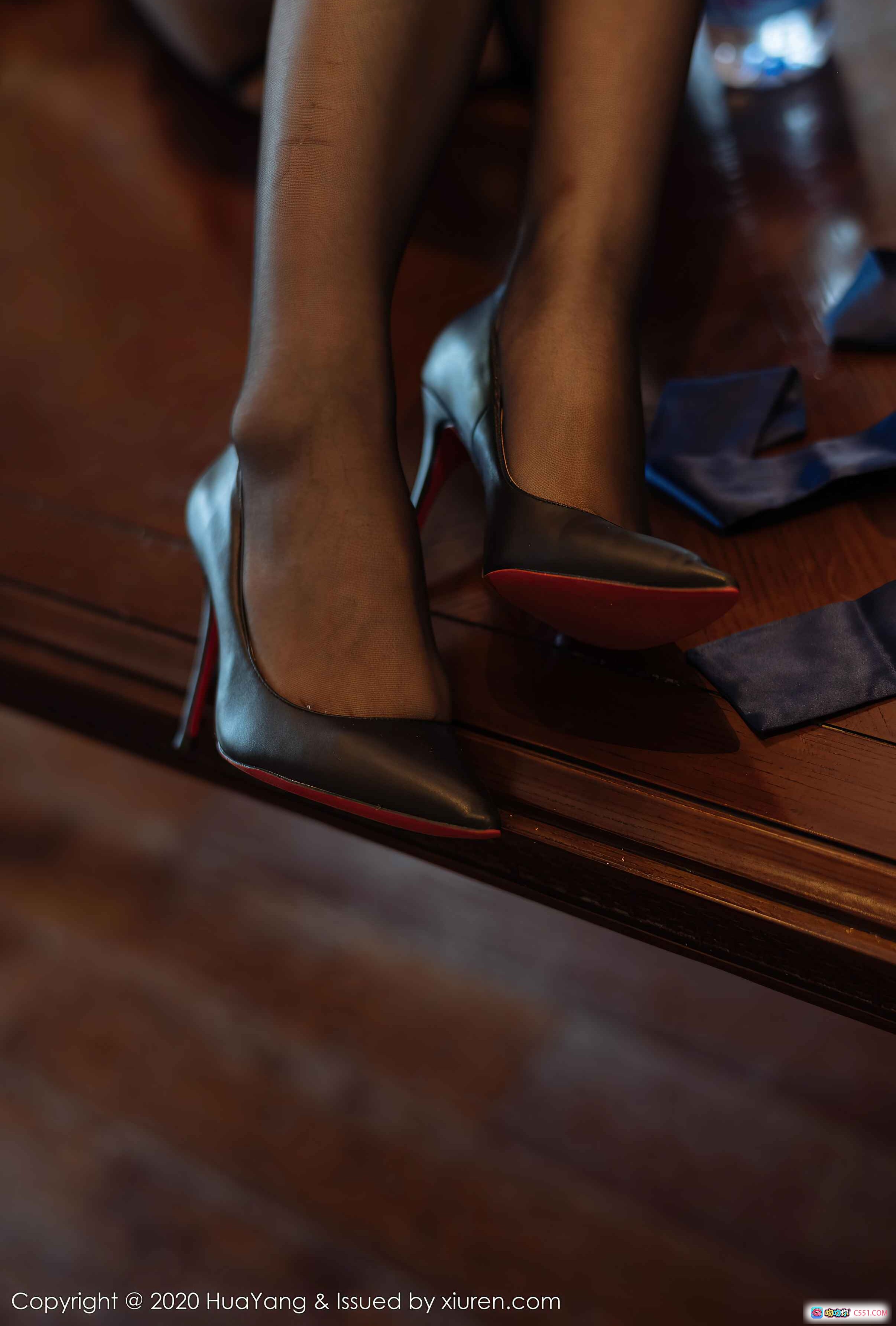 图片[2] - 周于希Sandy职场OL制服写真｜白衬衫黑短裙丝袜美腿｜HuaYang花漾2020.11.03 VOL.312高清图集 - 就要吻