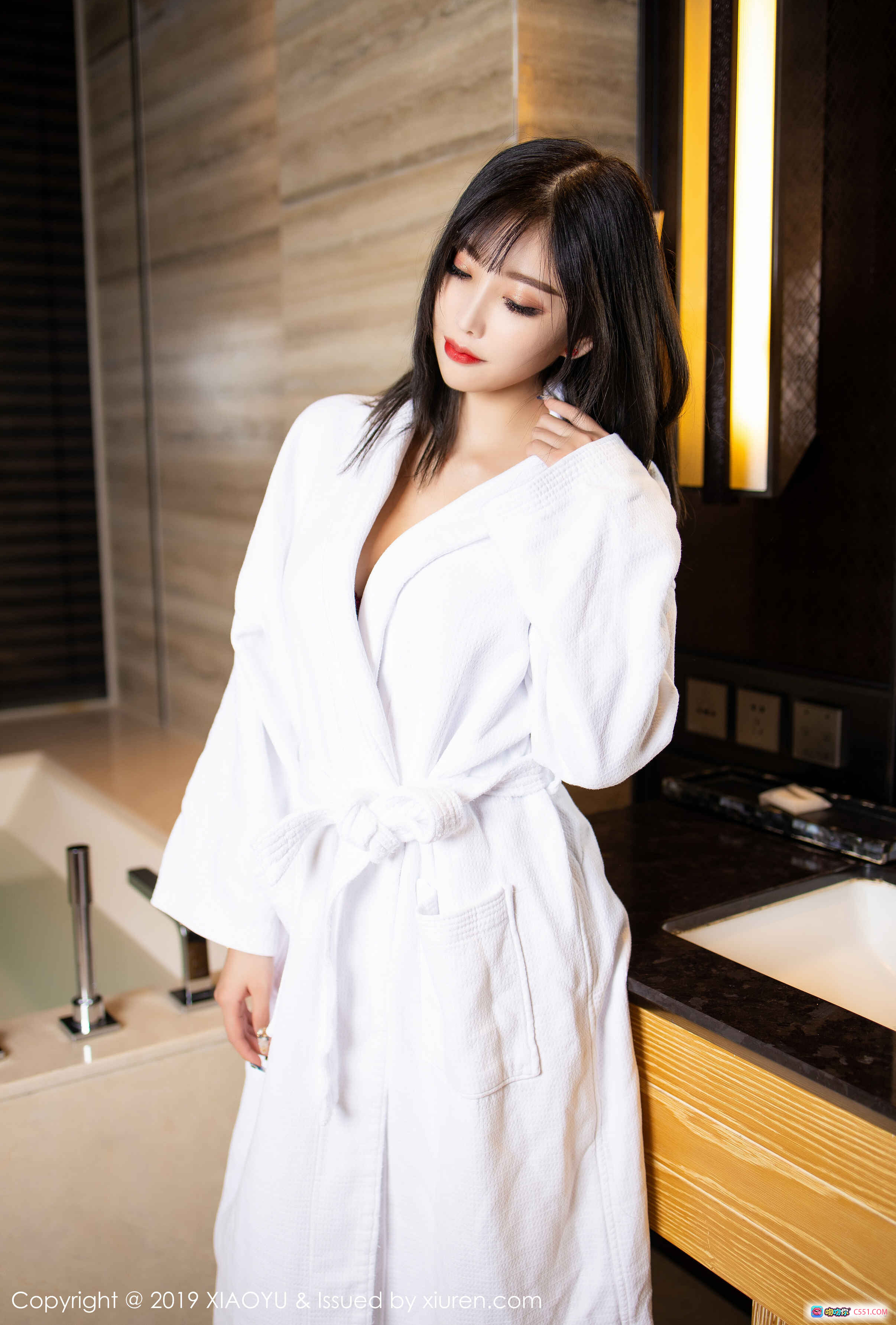 杨晨晨sugar浴室白浴袍写真 | XIAOYU语画界2019 VOL.153 美女私房照优雅性感 - 就要吻