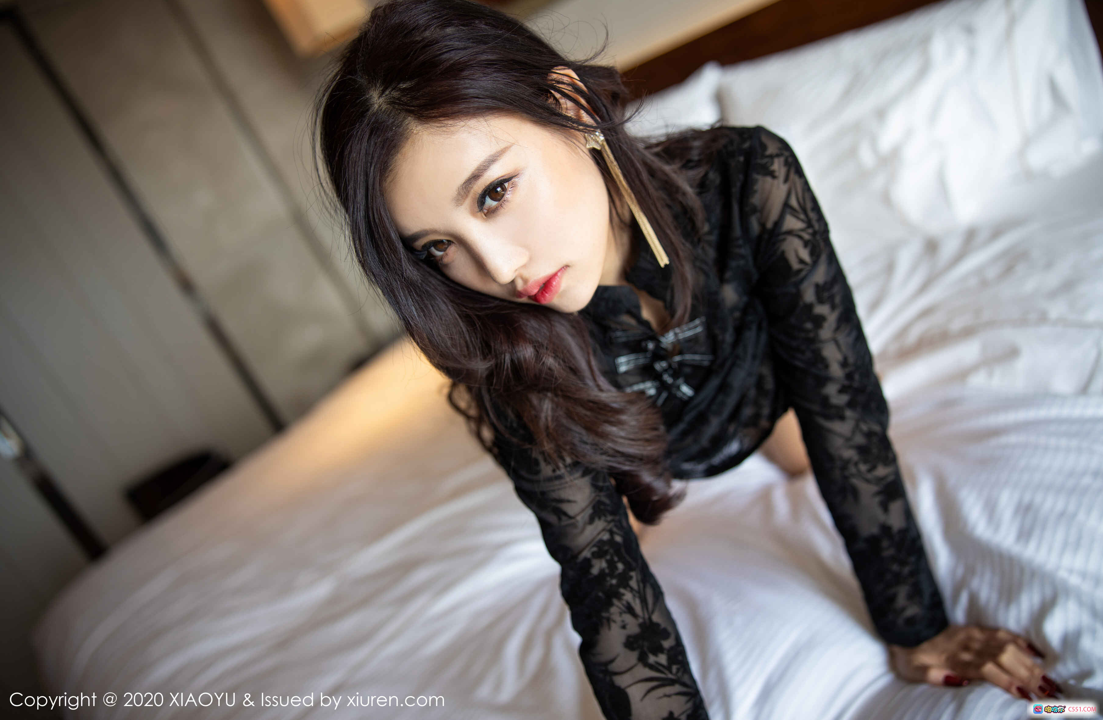 图片[2] - 杨晨晨Sugar黑蕾丝写真 | XIAOYU语画界2020.04.21 VOL.293 | 高清私房美图 | 床上优雅姿态 | 精致妆容长发诱惑 - 就要吻