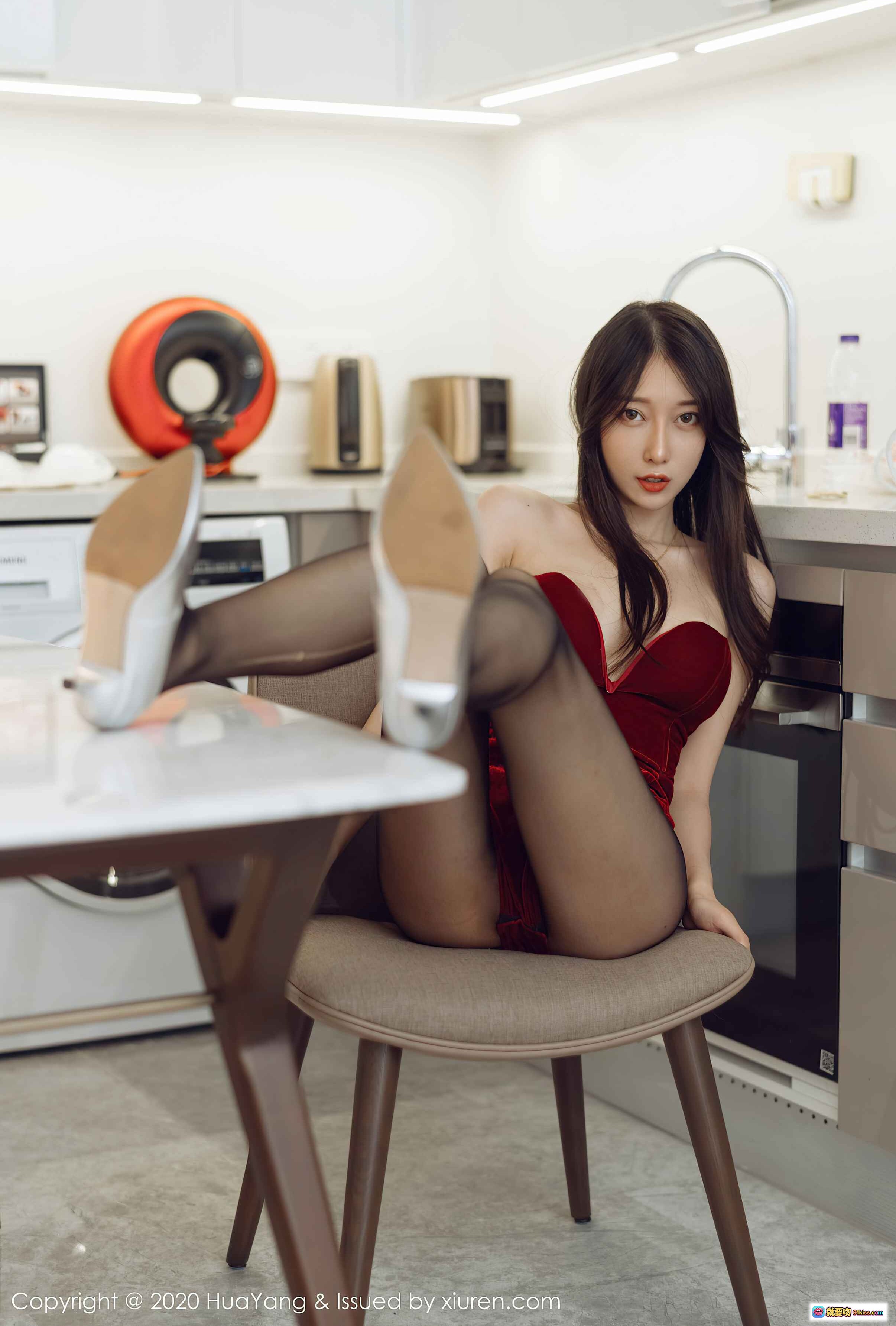 图片[9] - HuaYang花漾2020.09.04 Vol.284 玥儿玥er 红色吊带黑丝美腿高跟鞋厨房写真71P645MB - 就要吻