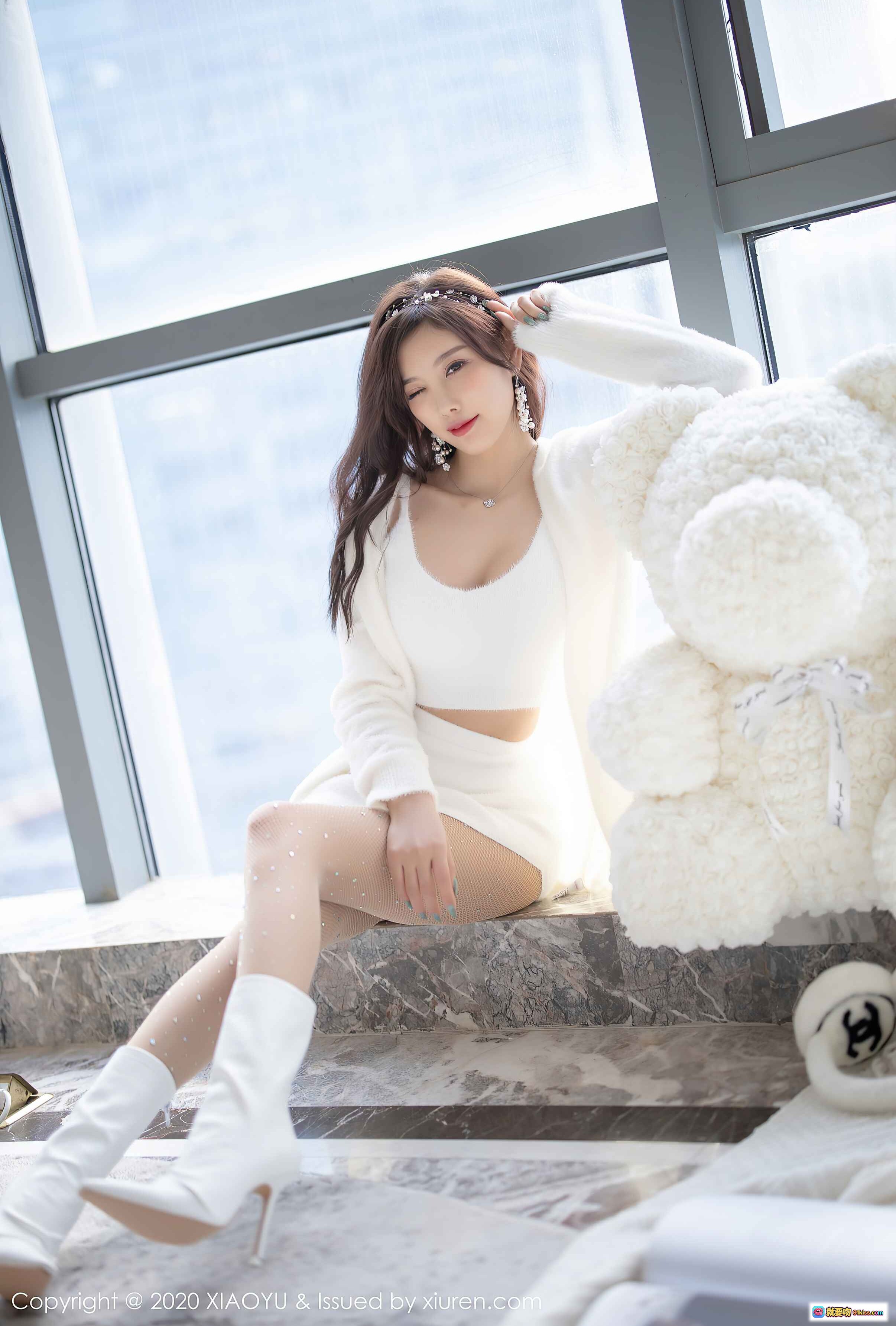 图片[10] - 杨晨晨Sugar白毛衣+闪钻渔网袜+白色高跟靴 窗边优雅写真 VOL.437 - 就要吻