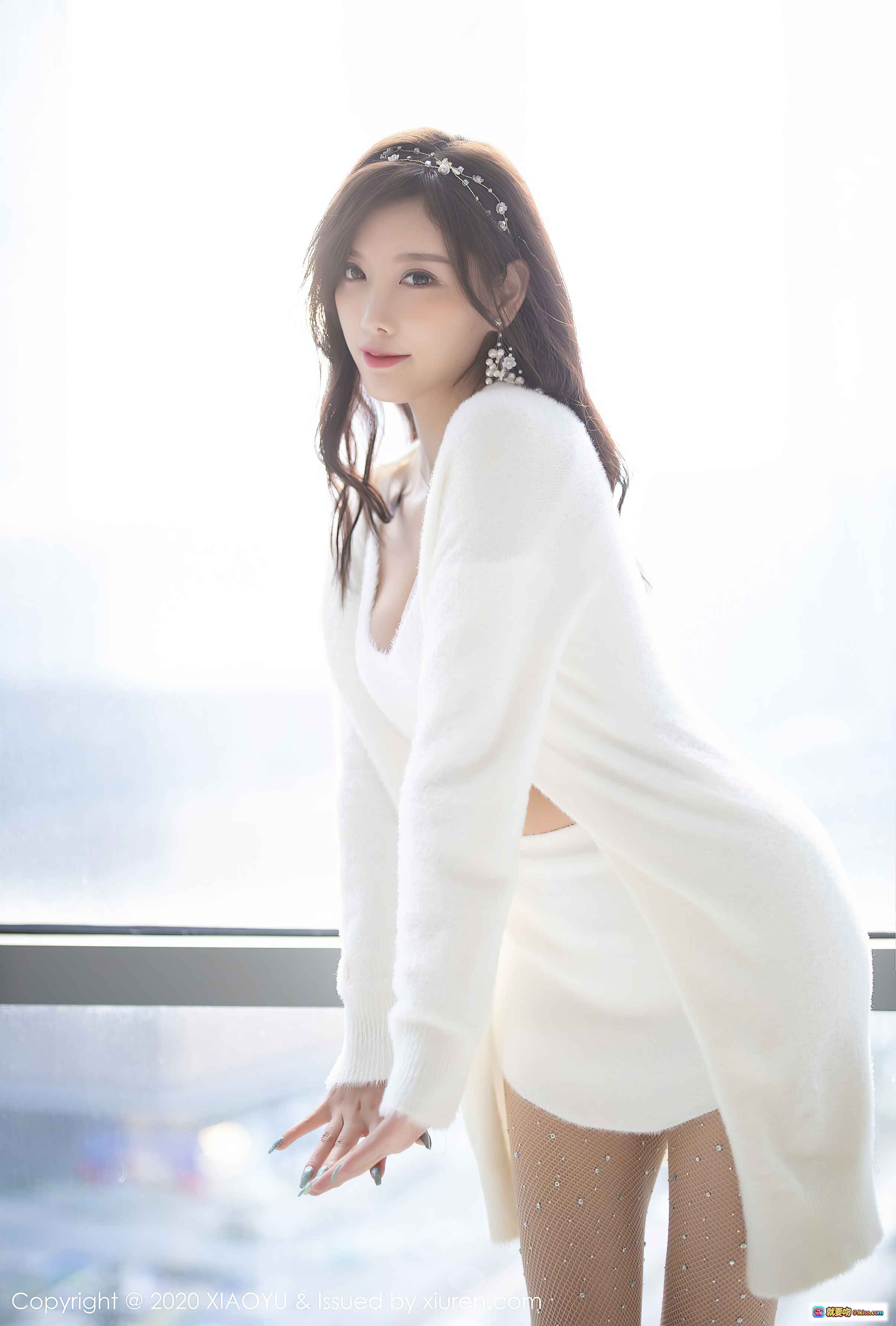 图片[9] - 杨晨晨Sugar白毛衣+闪钻渔网袜+白色高跟靴 窗边优雅写真 VOL.437 - 就要吻