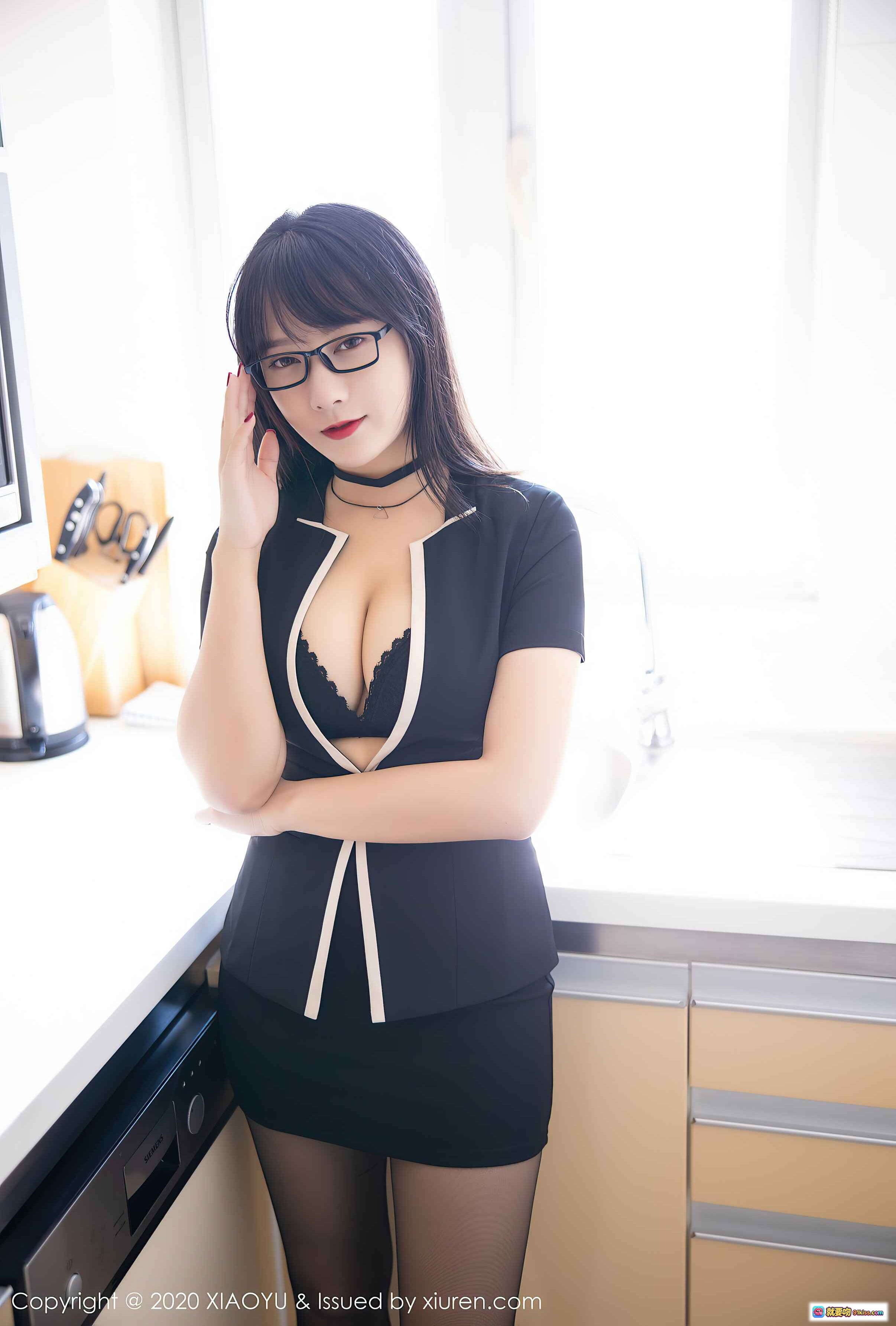图片[2] - 何嘉颖黑丝美腿厨房写真｜XIAOYU语画界VOL.436性感女仆风造型｜2020年12月高清图集 - 就要吻