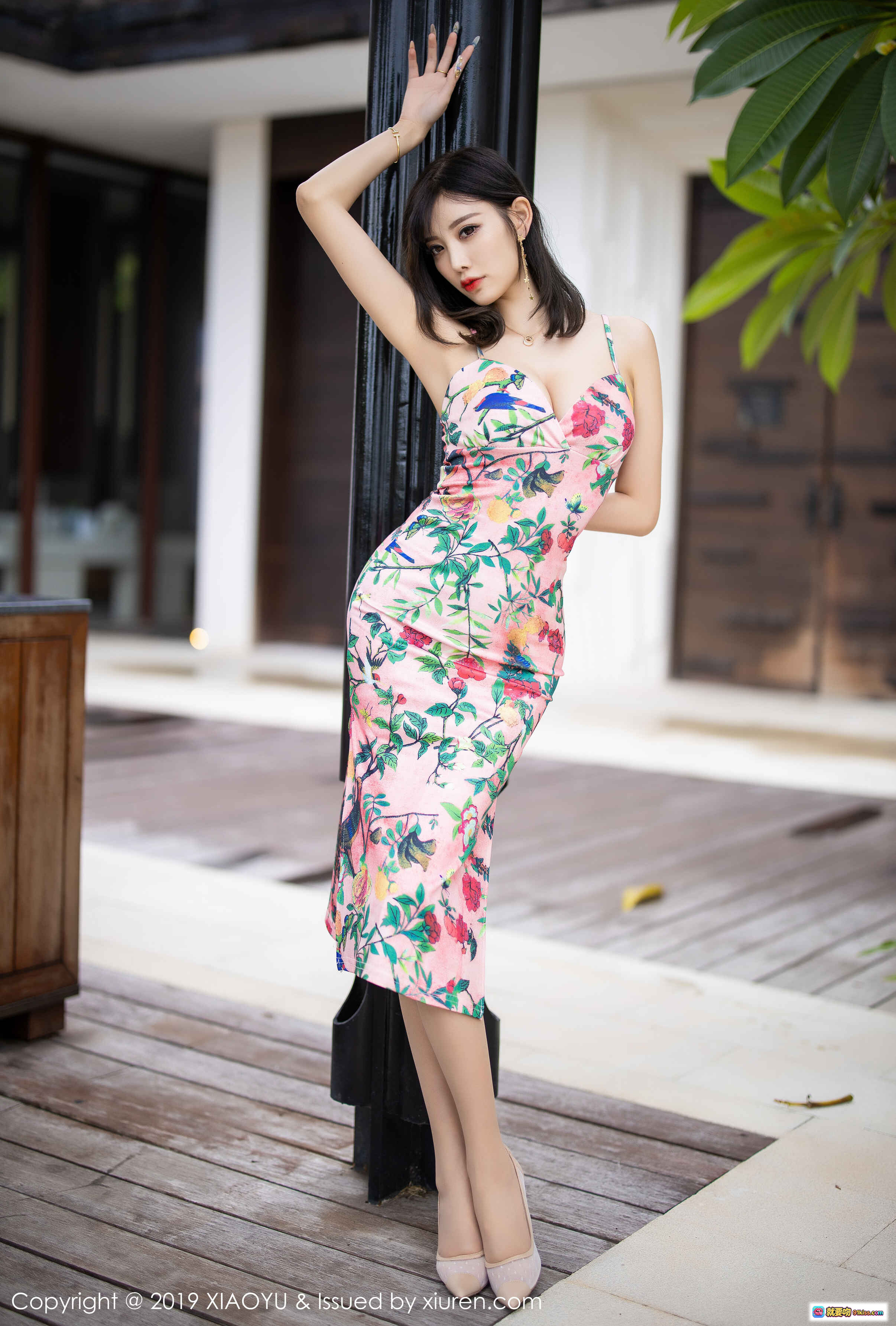 图片[9] - 杨晨晨Sugar身穿粉色花卉吊带裙优雅写真 | XIAOYU语画界2019 VOL.194高清美图 - 就要吻