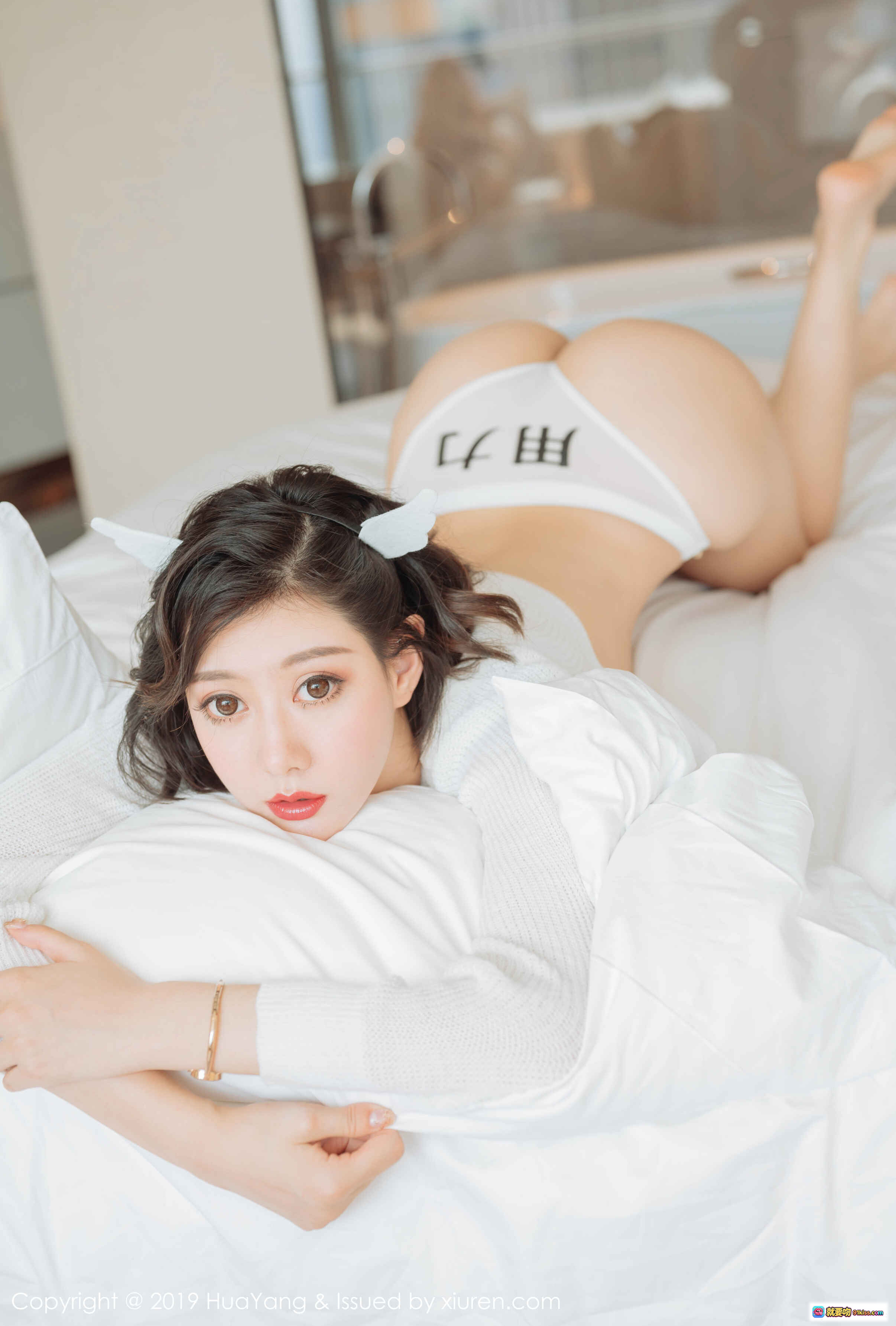 图片[6] - HuaYang花漾2019.08.13 Vol.167艺轩 白色针织上衣+内裤 床上性感写真 短发猫耳造型 红唇美腿高清图集 - 就要吻