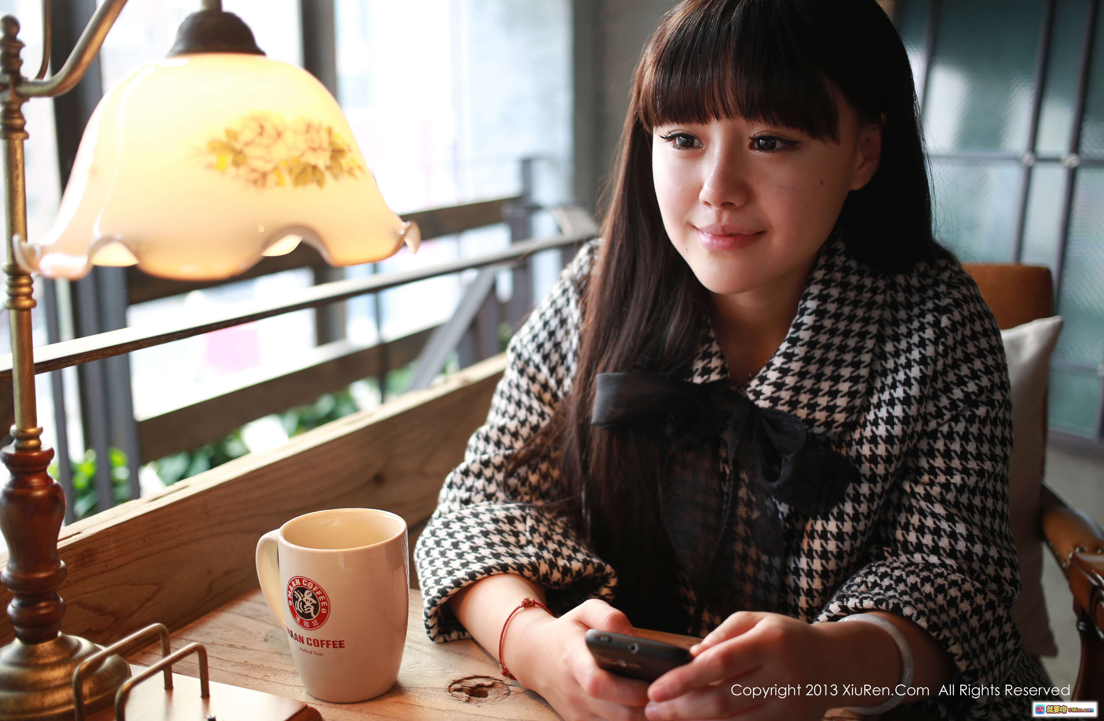 图片[7] - Barbie可儿粉色内衣写真 | 秀人网2013.11.14 No.045 | 甜美长发少女床上私房照 - 就要吻