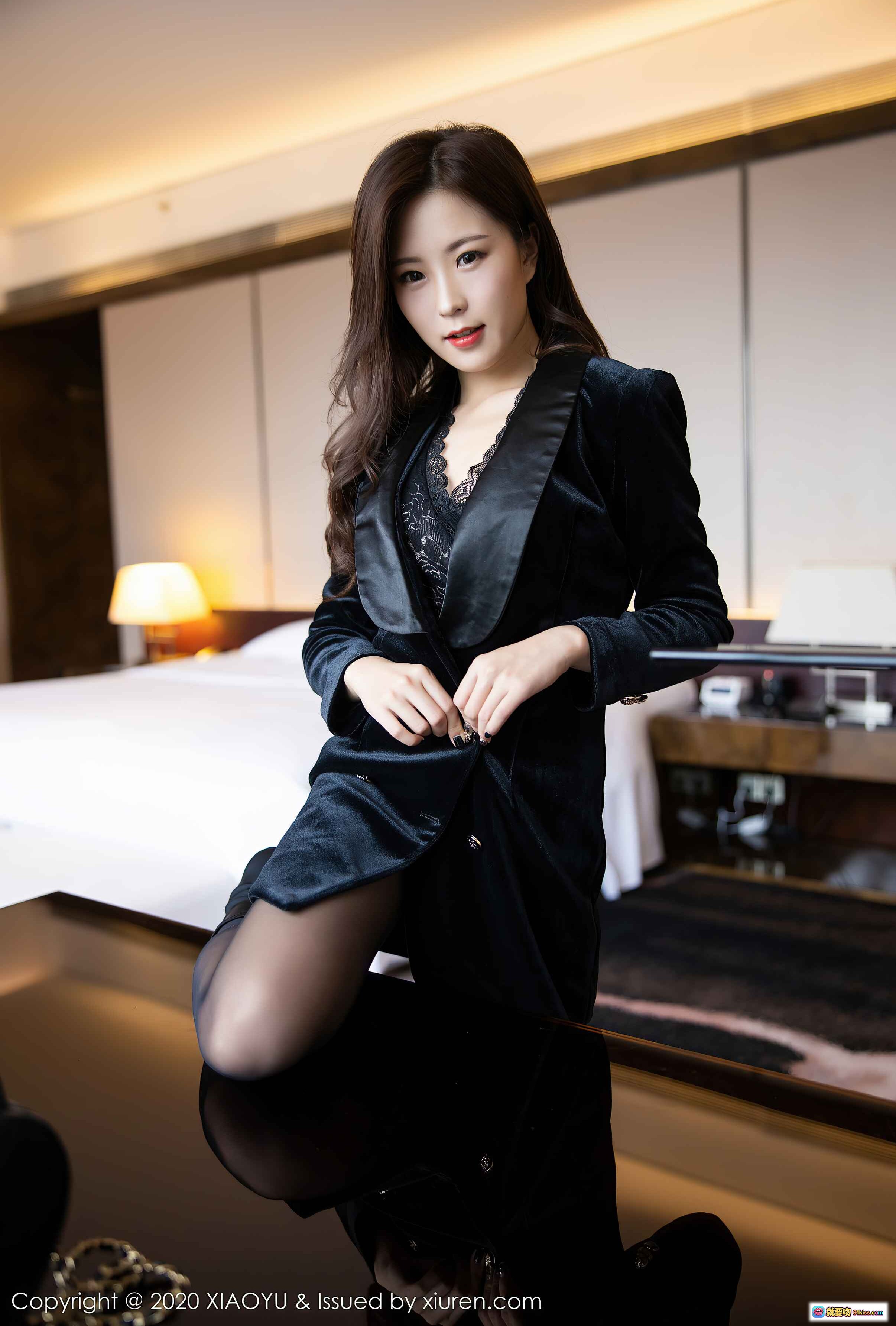 图片[10] - 杨紫嫣Cynthia优雅写真 | 黑丝美腿 | 丝绒西装外套 | 性感蕾丝内搭 | 高清私房摄影 | XIAOYU语画界Vol.400 - 就要吻