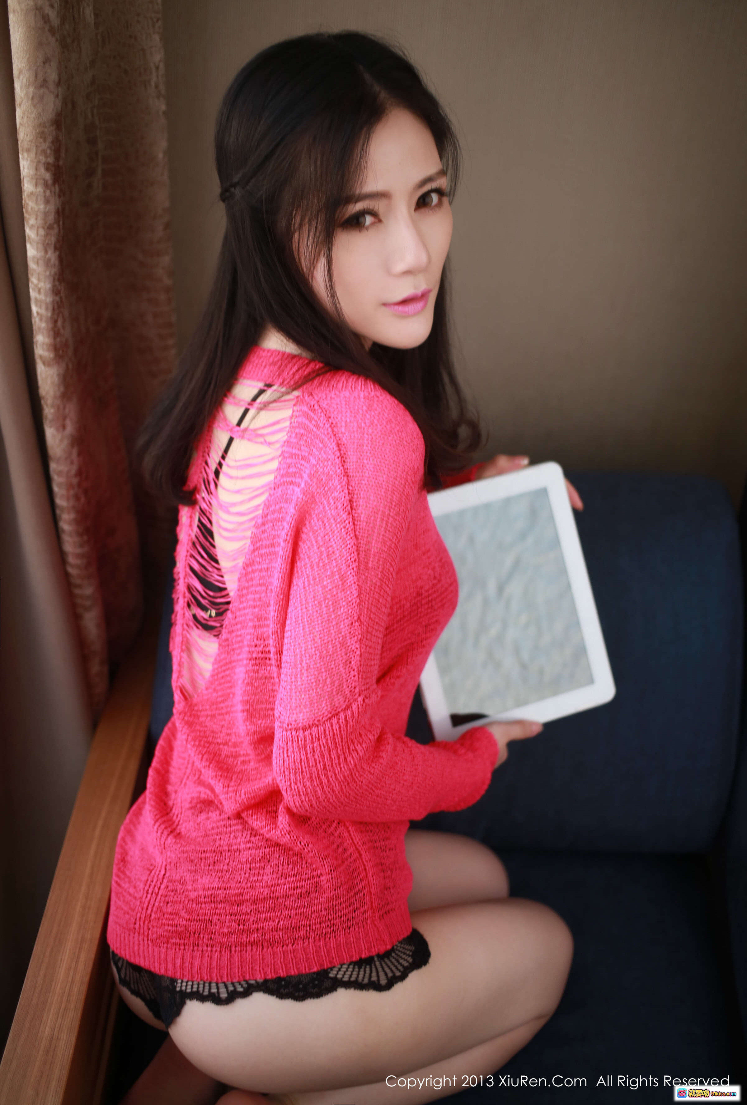 图片[9] - XIUREN秀人网Nancy小姿2013.11.16写真 No.047 白色吊带深V长发美颜平板电脑室内私房高清图集 - 就要吻