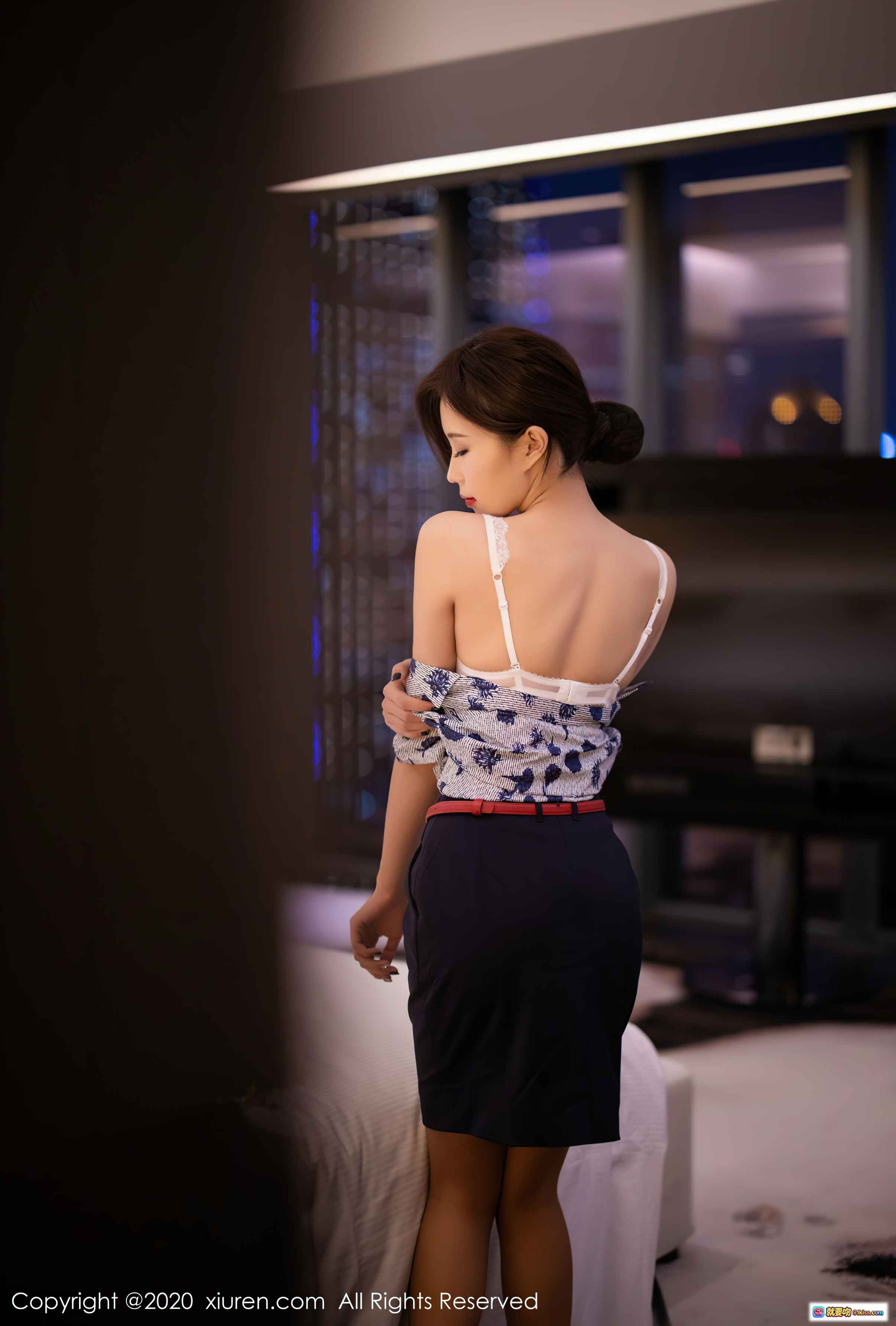 图片[6] - 杨紫嫣Cynthia性感写真 | 白色内衣+黑色短裤+高跟鞋 | 优雅姿态室内私房摄影 | XIAOYU语画界Vol.407 - 就要吻