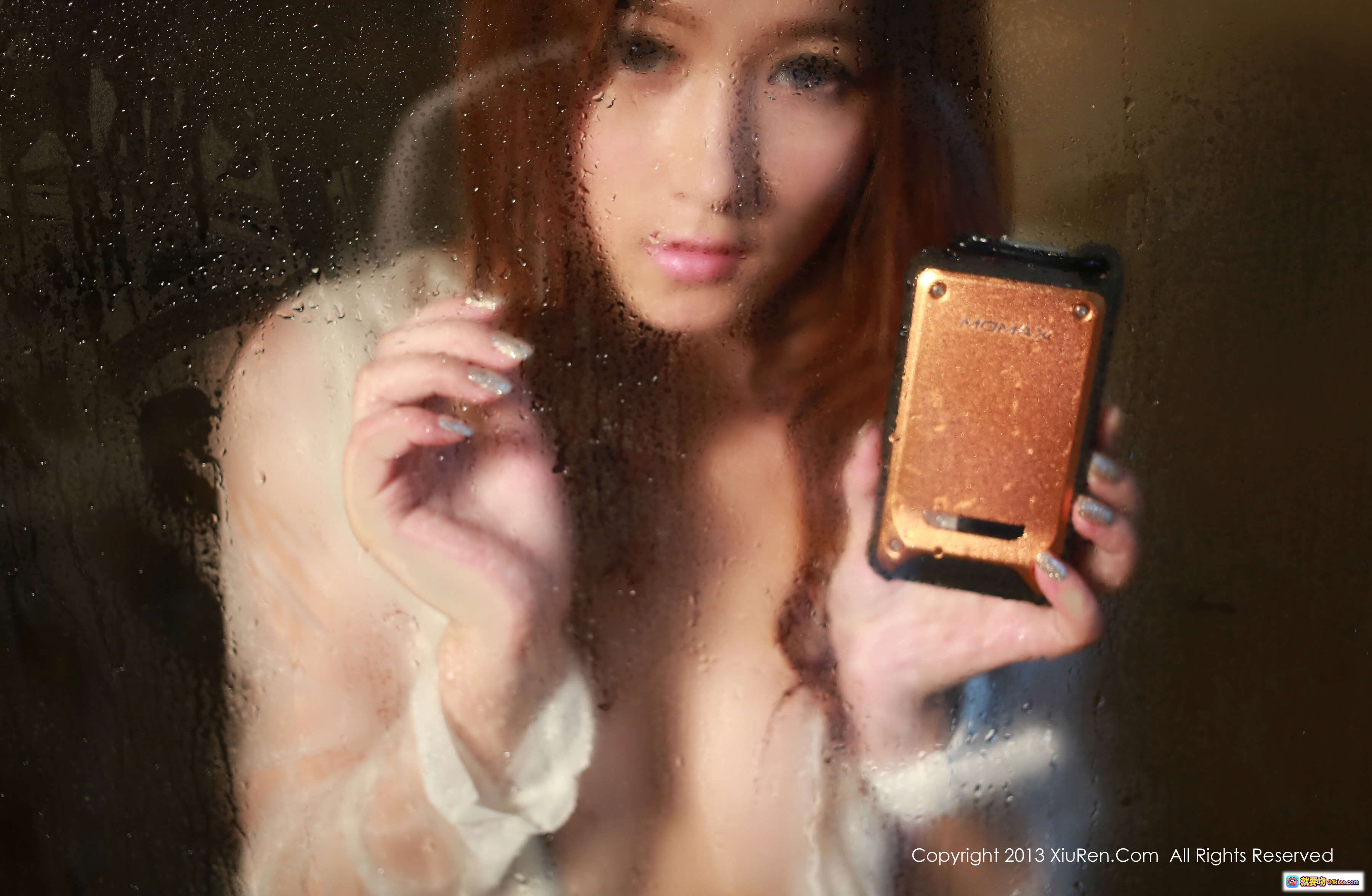 图片[1] - 黄密儿2013写真 | XIUREN秀人网NO.0015 | 湿雾玻璃自拍 | 金色手机 | 朦胧性感 | 透明薄纱 | 美甲特写 | 2013年9月23日高清图集 - 就要吻
