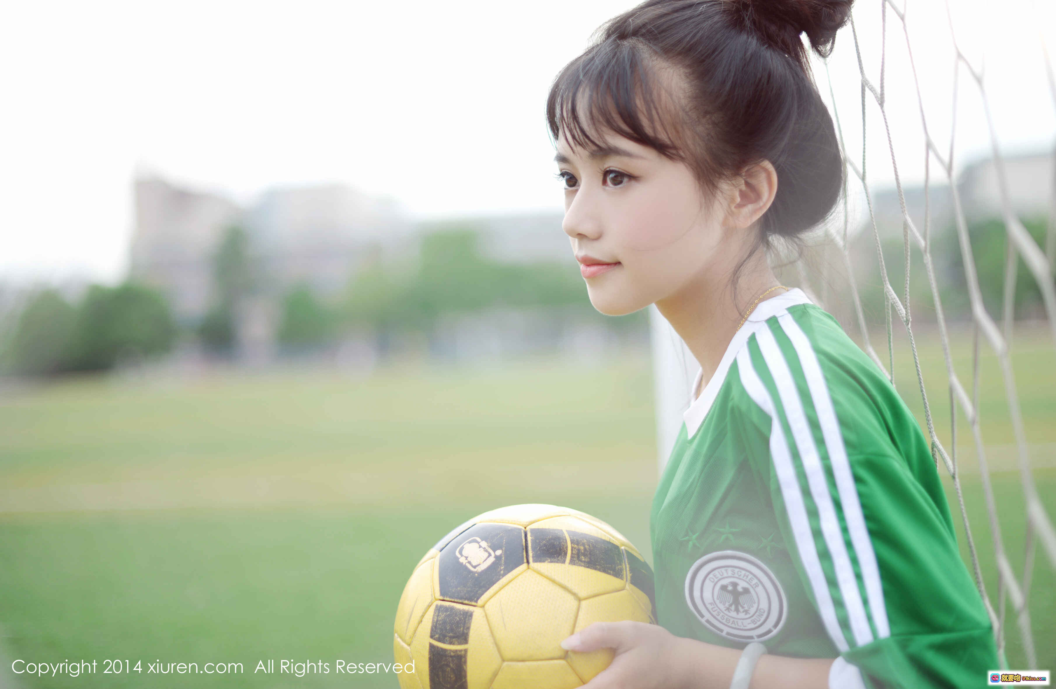 图片[7] - 戴黑框眼镜的清纯少女倚靠乐谱，温柔凝视镜头 — XIUREN秀人网2014.07.05 No.170 Mode toro羽住写真集 - 就要吻