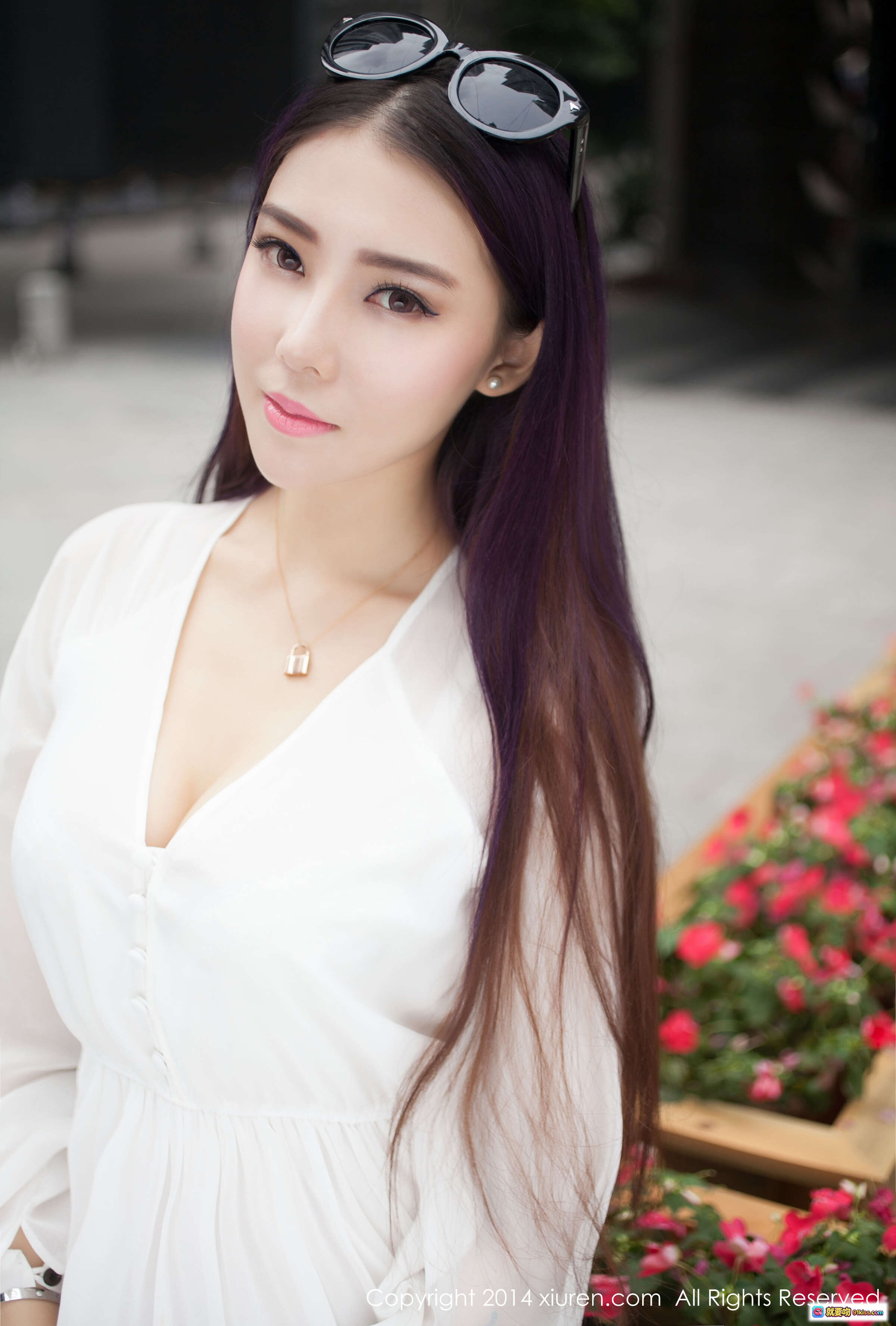 图片[7] - 梦娜Vanessa白色长裙优雅写真 | 紫发墨镜时尚造型 | XIUREN秀人网2014精选人像摄影 - 就要吻