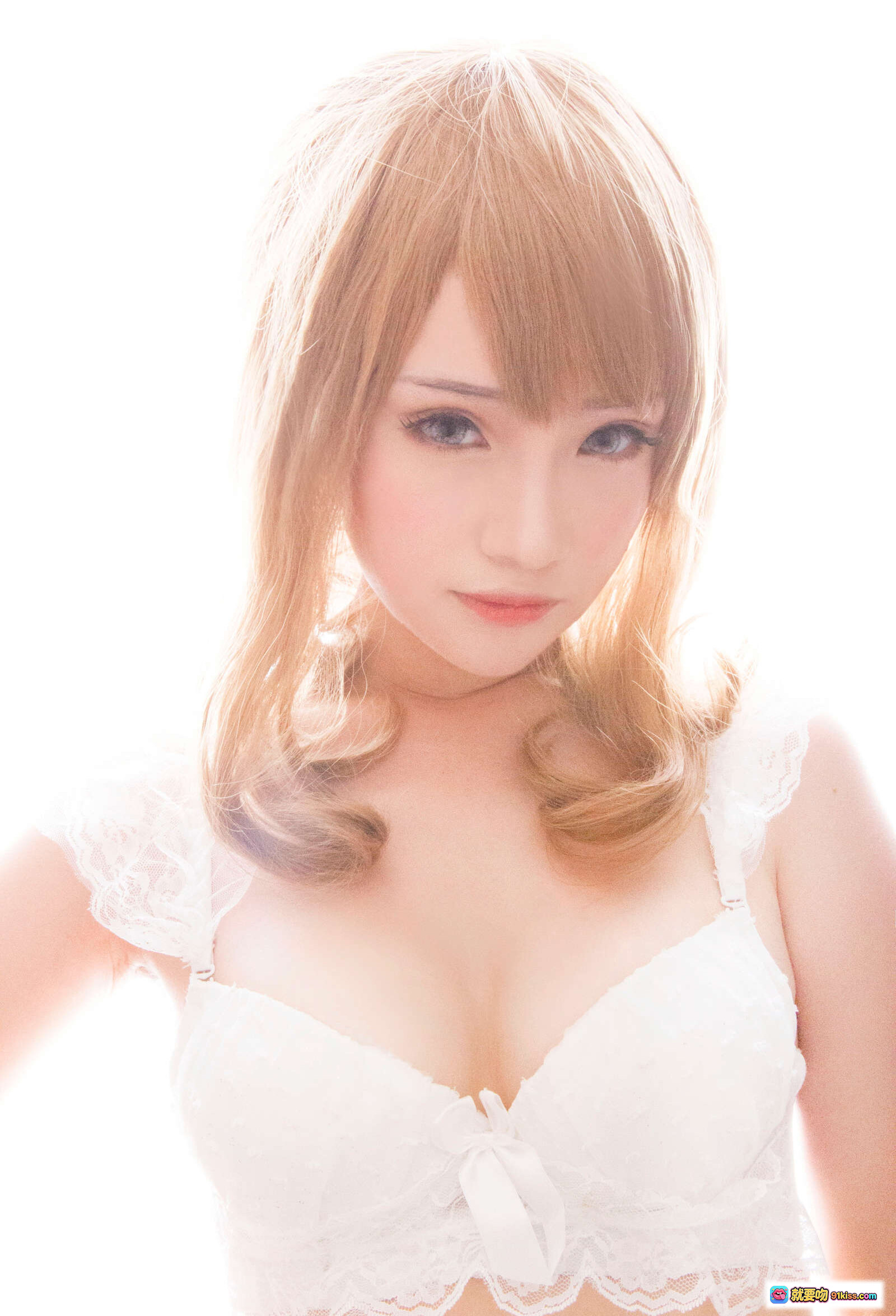 图片[1] - 千夜未来私房写真｜白色蕾丝内衣｜金色长发少女｜温柔甜美风｜高清摄影图集 - 就要吻