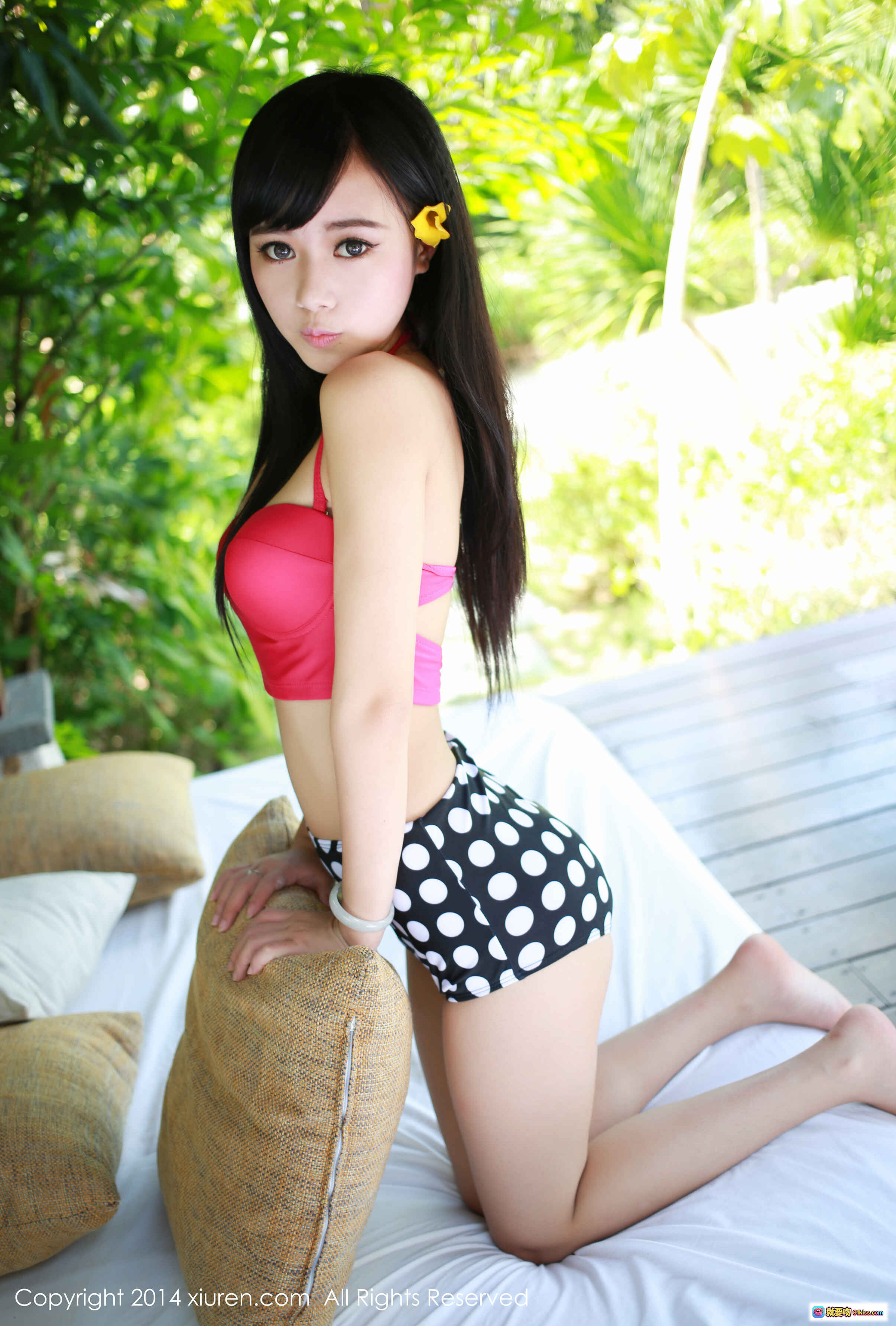 图片[5] - XIUREN秀人网2014.06.05 No.153 羽住 粉色比基尼上衣+波点短裤 清新室内写真 黑发少女 甜美笑容 自然绿植背景 - 就要吻