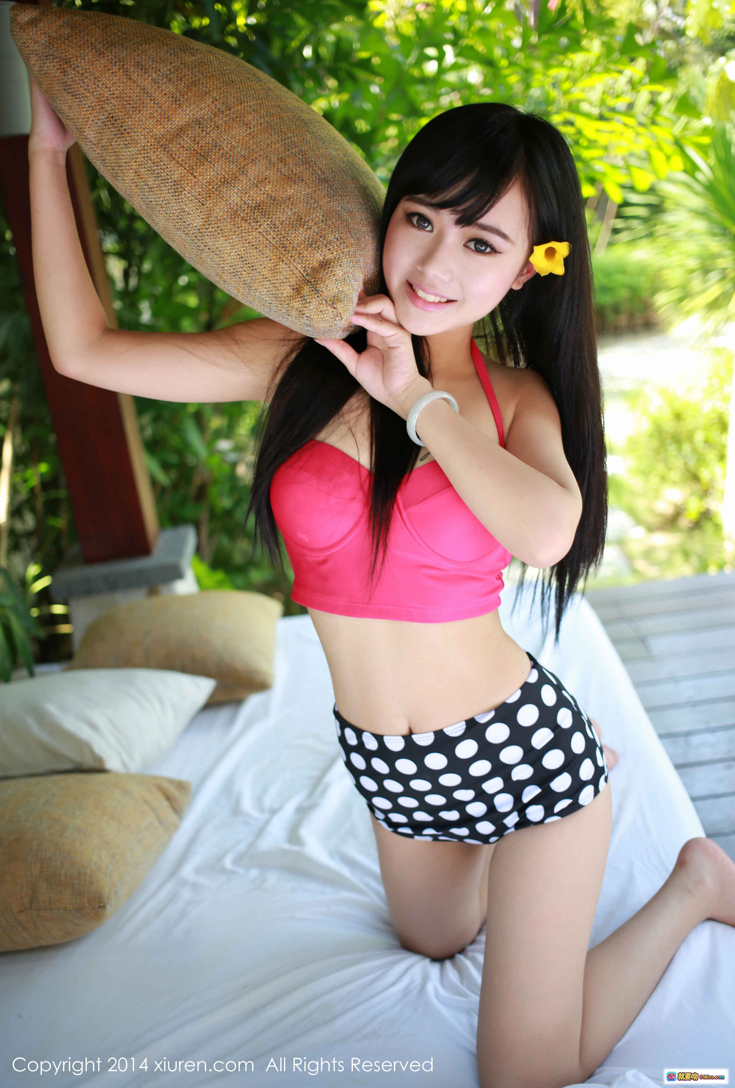 图片[7] - XIUREN秀人网2014.06.05 No.153 羽住 粉色比基尼上衣+波点短裤 清新室内写真 黑发少女 甜美笑容 自然绿植背景 - 就要吻