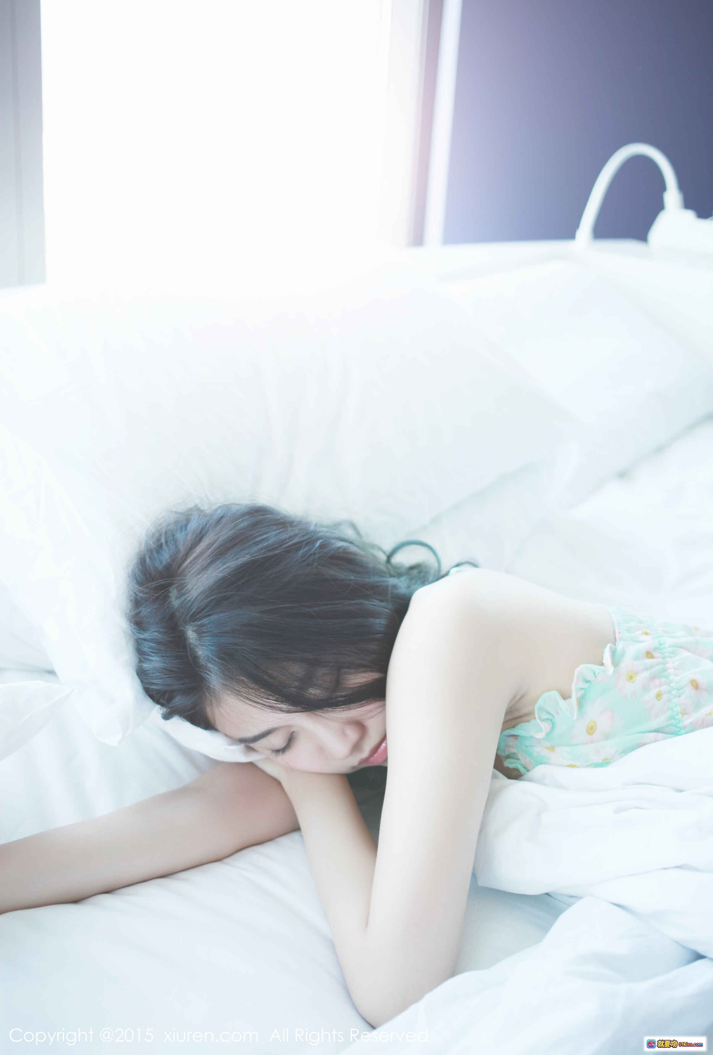 图片[10] - 许诺Sabrina清新床照写真 | XIUREN秀人网2015.01.29 NO.287 | 浅绿碎花吊带裙 | 白床单柔光人像 | 48P高清图集 - 就要吻