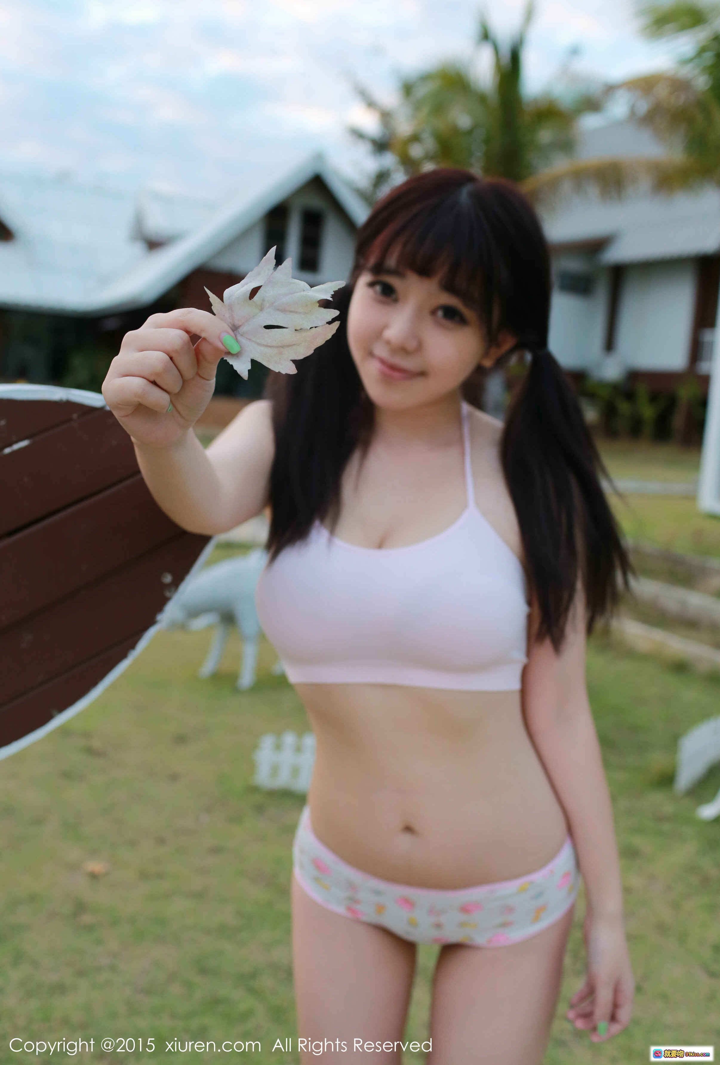 图片[5] - 刘飞儿Faye比基尼户外写真｜长发双马尾少女｜长颈鹿雕塑陪拍｜清新草地背景｜XIUREN秀人网2015精选 - 就要吻