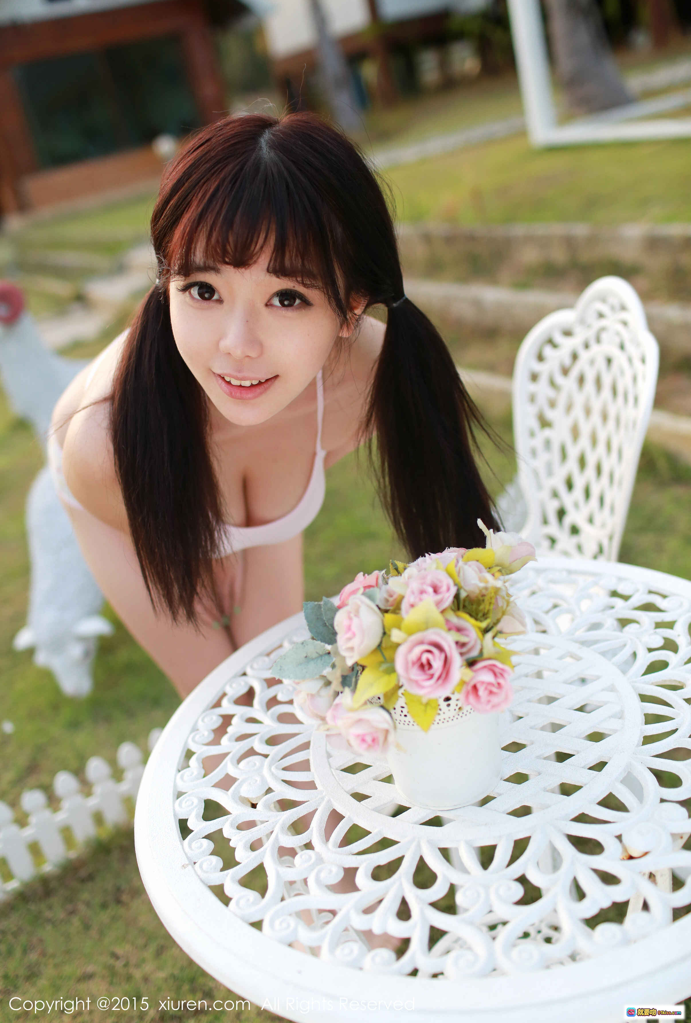 图片[4] - 刘飞儿Faye比基尼户外写真｜长发双马尾少女｜长颈鹿雕塑陪拍｜清新草地背景｜XIUREN秀人网2015精选 - 就要吻