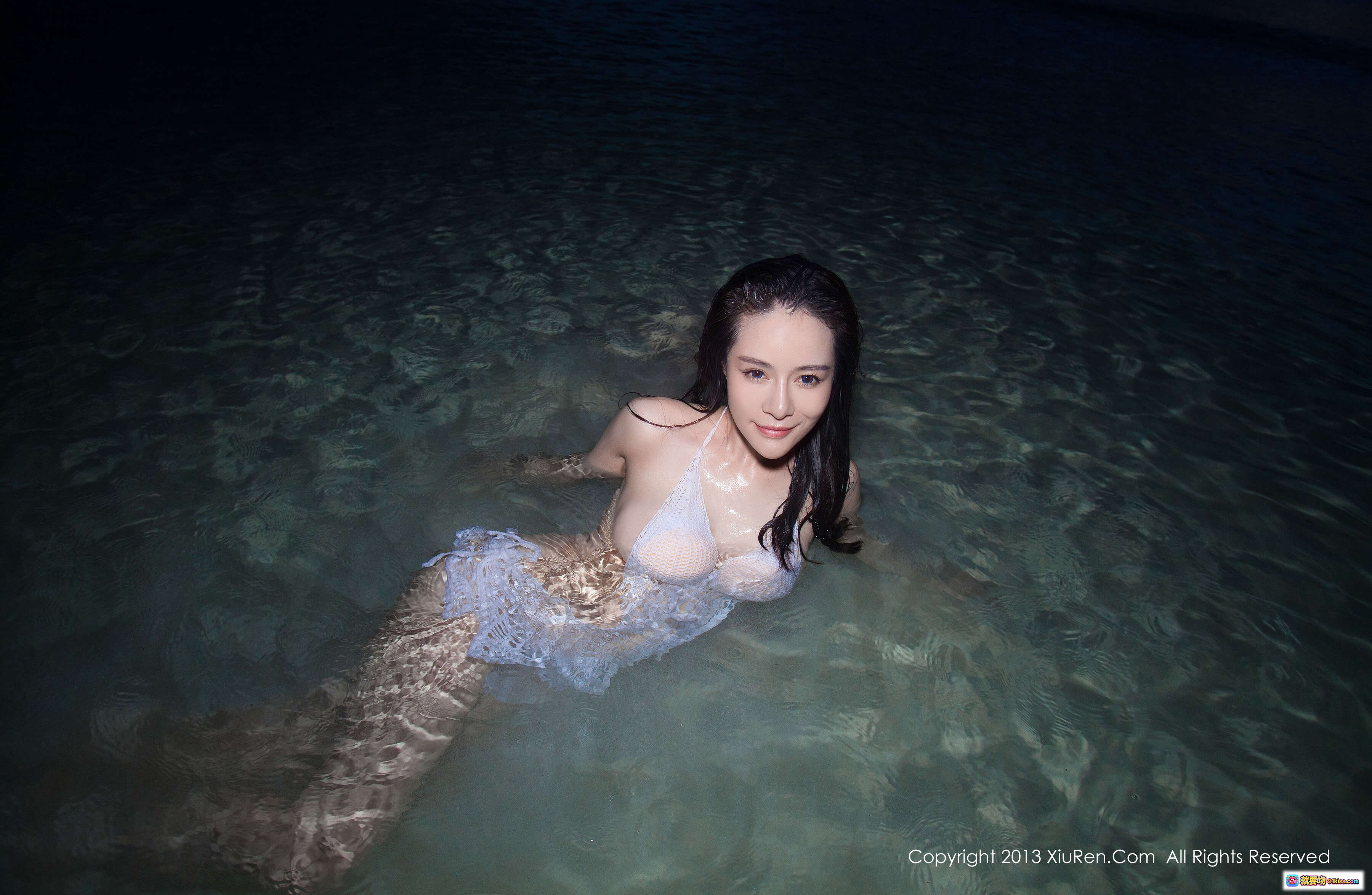 图片[2] - XIUREN秀人网2013.12.24 NO.069 Nancy小姿蓝白蕾丝比基尼写真 花朵发饰室内性感私房照 - 就要吻