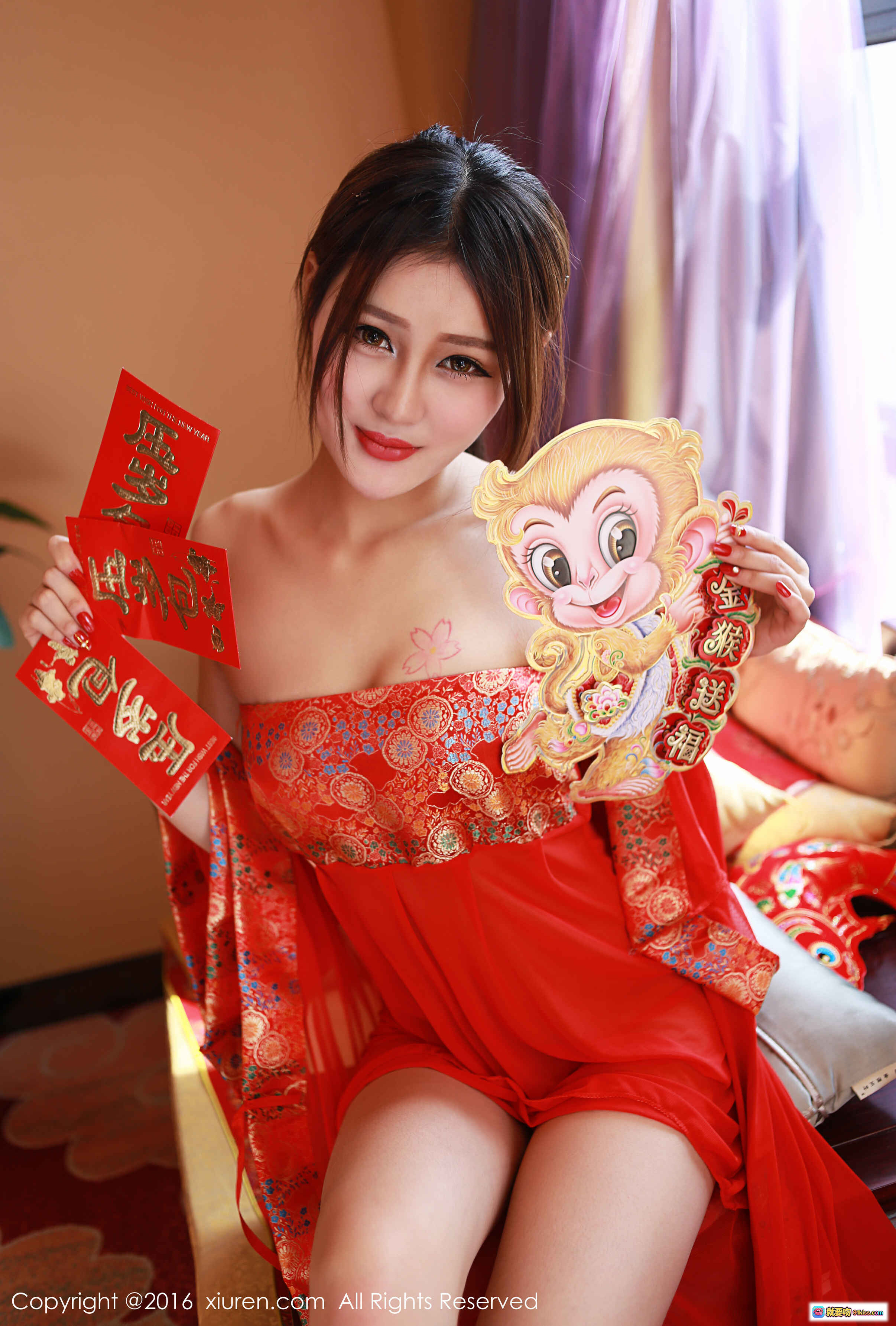 图片[7] - 王乔恩Abby红色旗袍写真，手持猴年福字装饰，新年主题性感私房照，秀人网2016精选美图 - 就要吻