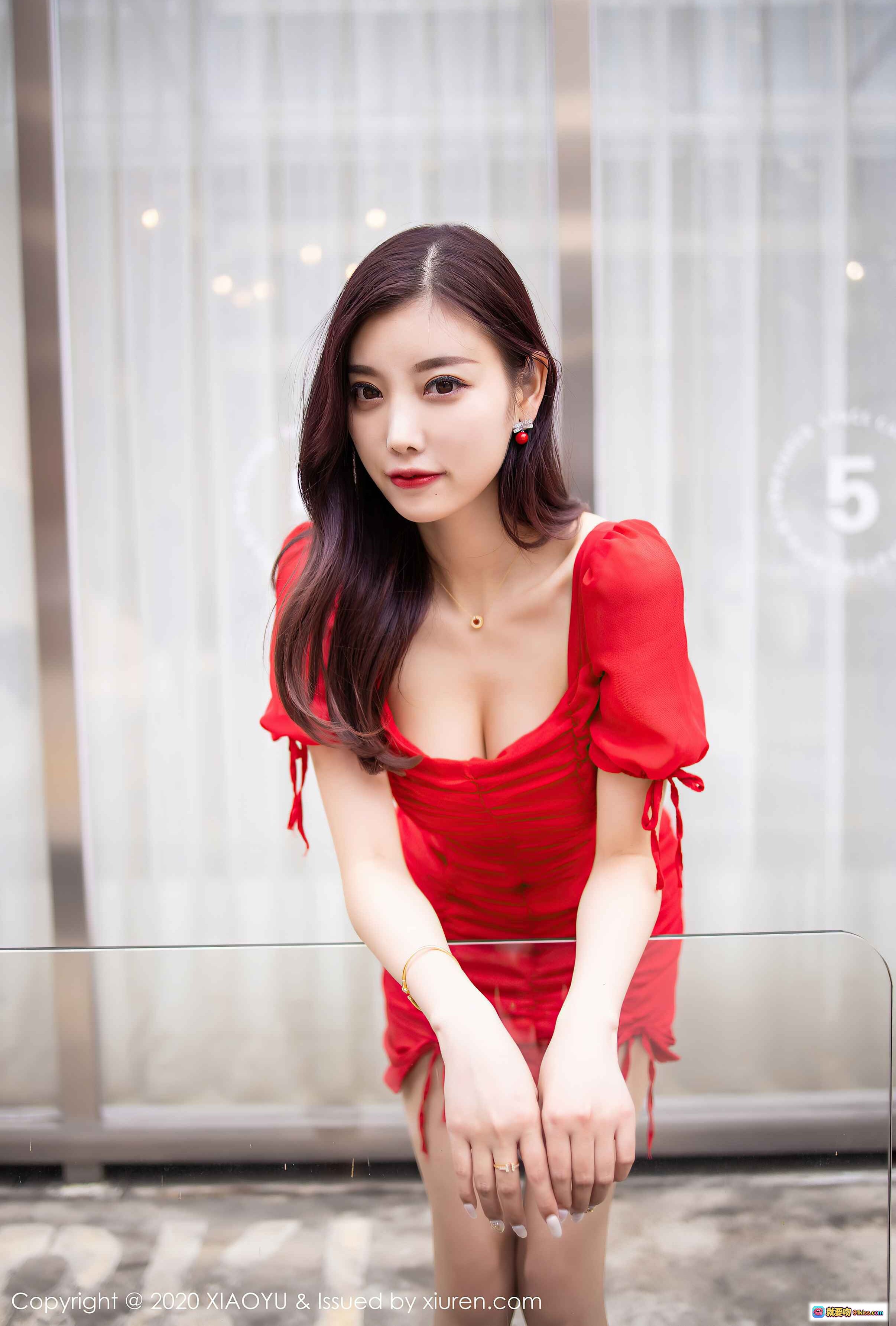 图片[9] - 杨晨晨Sugar红裙写真｜XIAOYU语画界Vol.326｜楼梯性感坐姿｜2020年7月15日高清美图 - 就要吻