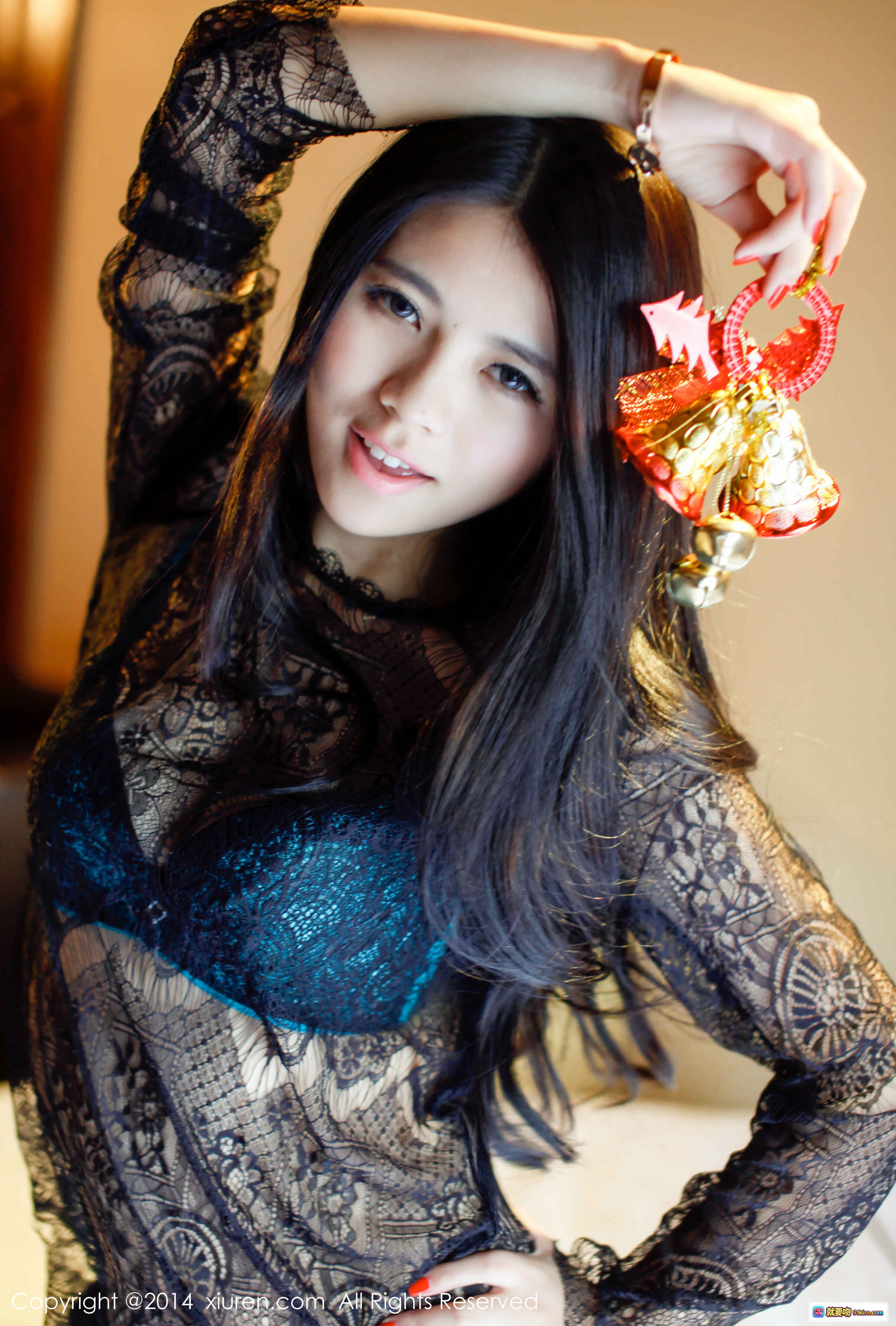 图片[1] - 欧阳妮娜娜黑色蕾丝透视装性感写真 – 秀人网2014圣诞主题高清图集 - 就要吻