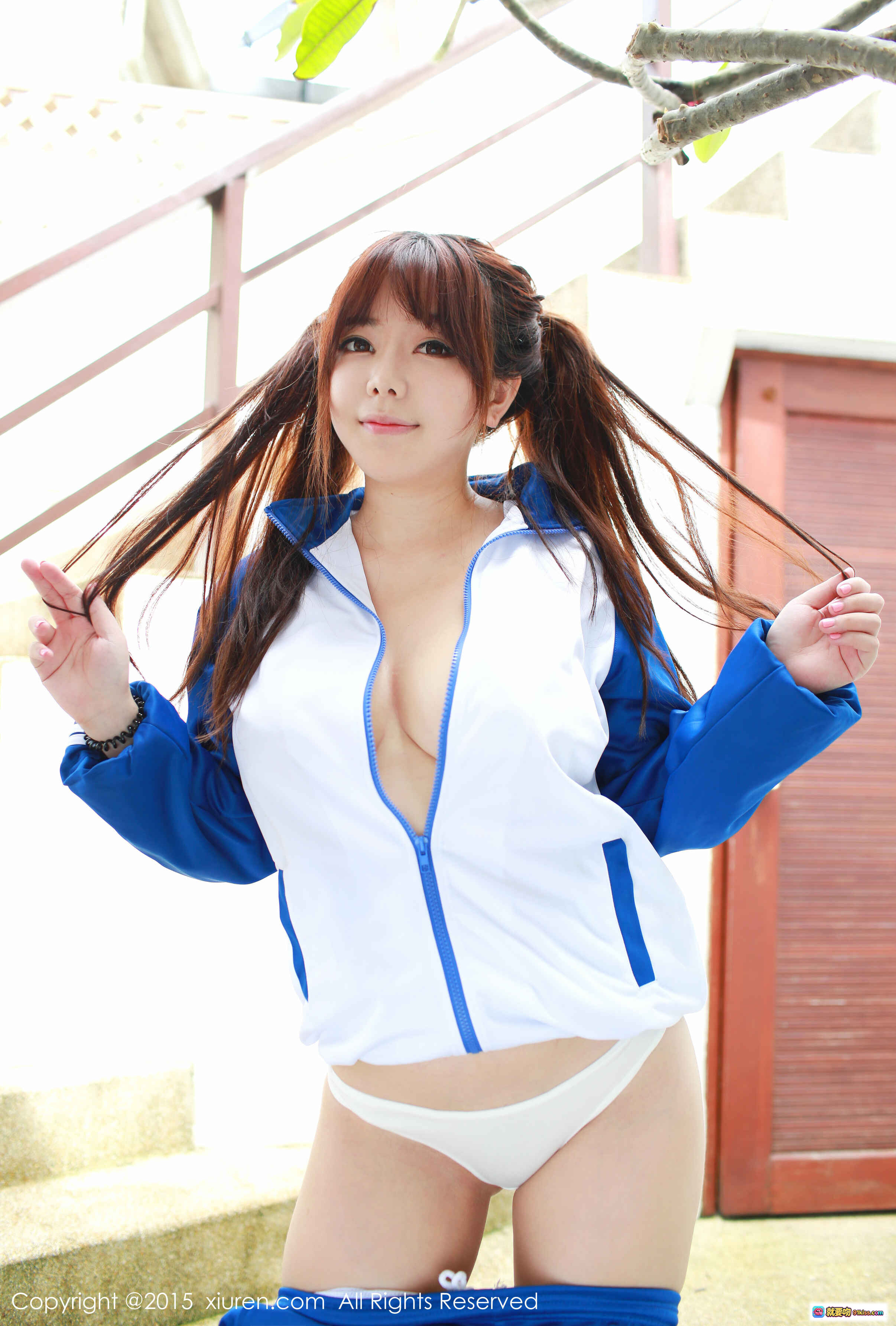图片[8] - 刘飞儿Faye校园风蓝白运动外套性感写真 – 秀人网2015经典私房美图 - 就要吻