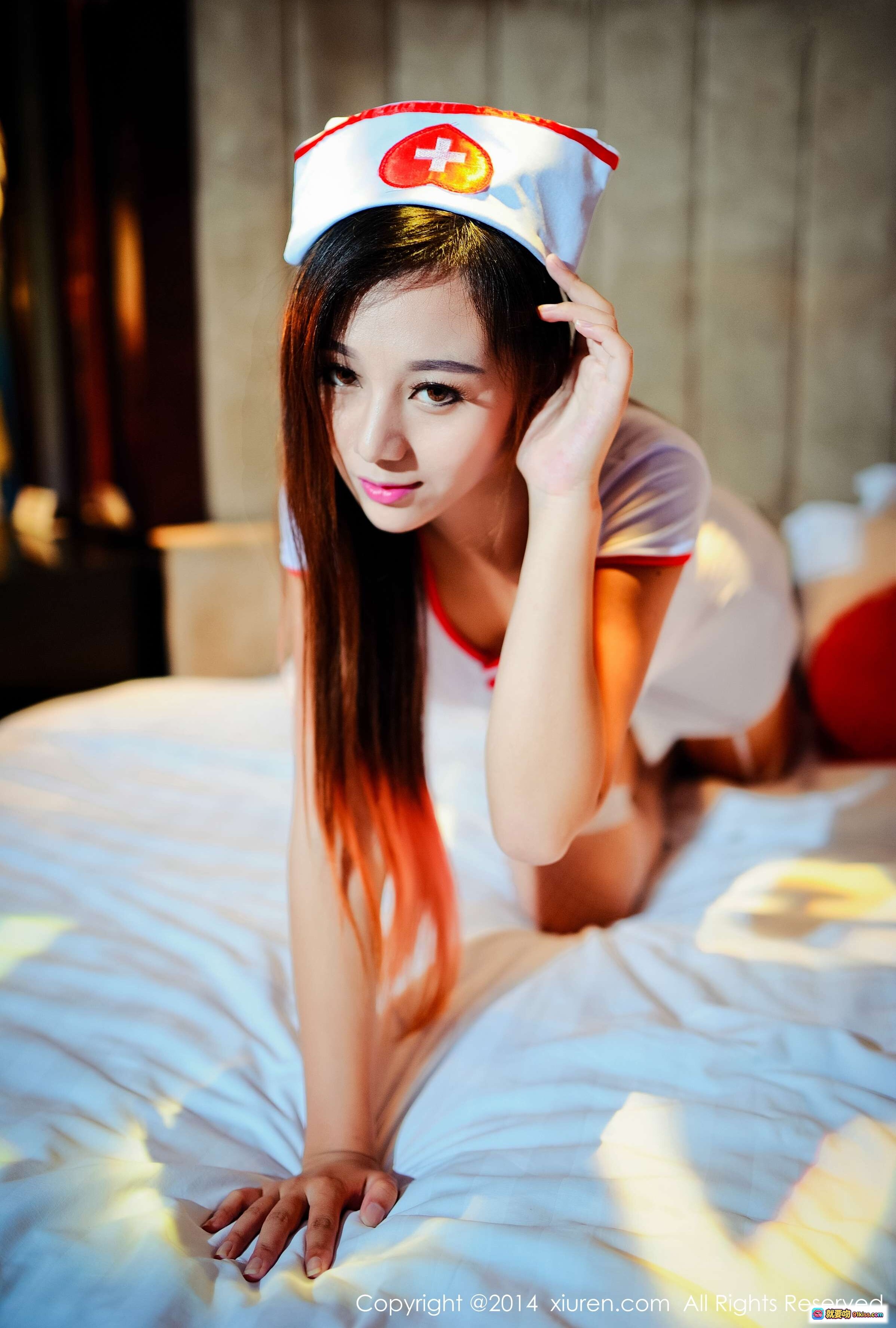 图片[4] - 周美美护士装写真 | 白色制服+渔网袜 | 秀人网2014经典私房照 - 就要吻