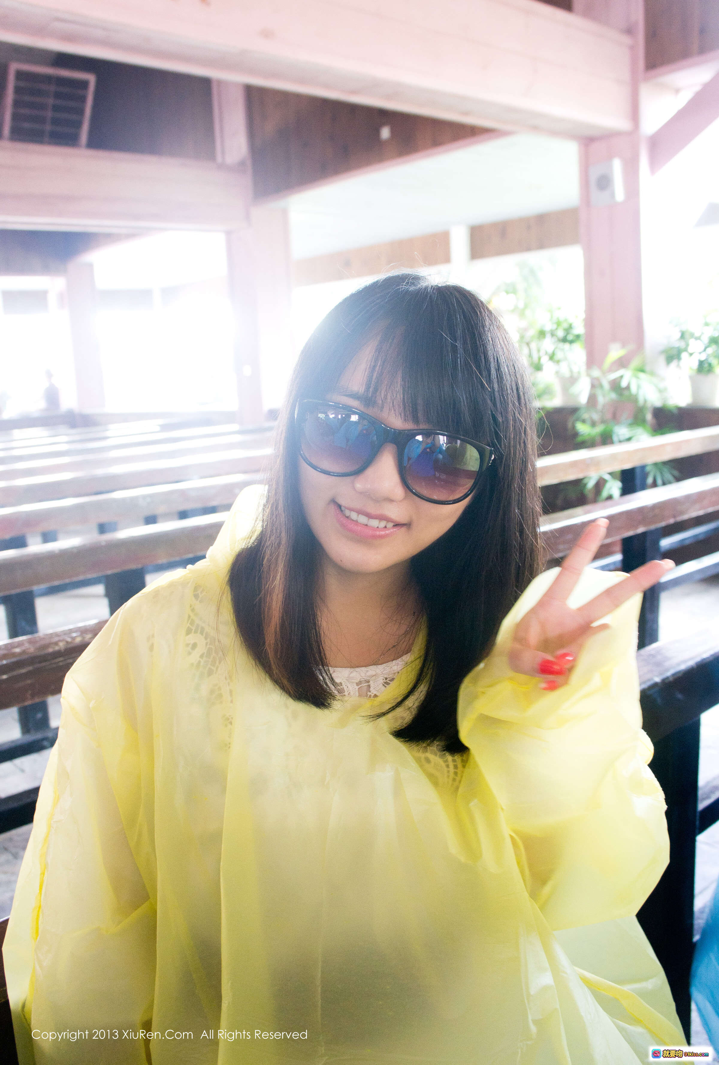 图片[5] - 默漠无荢身穿碎花连衣裙户外写真 | XIUREN秀人网2013.11.21 No.053清新自然风格女模特摄影图集 - 就要吻