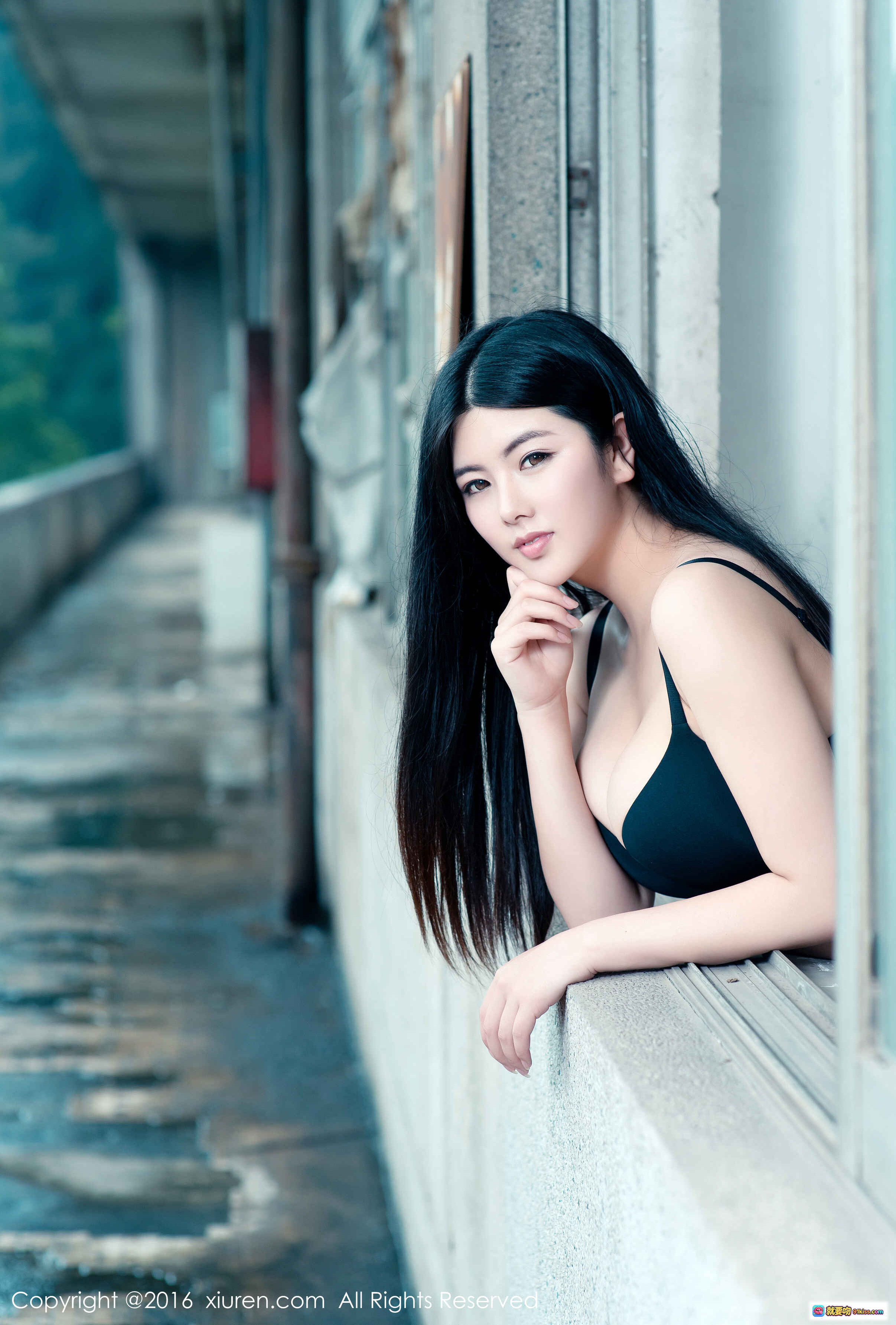 娜露Selena黑发性感写真 | XIUREN秀人网2016.05.03 No.518 | 窗边倚靠优雅姿态 | 高清私房美图 - 就要吻