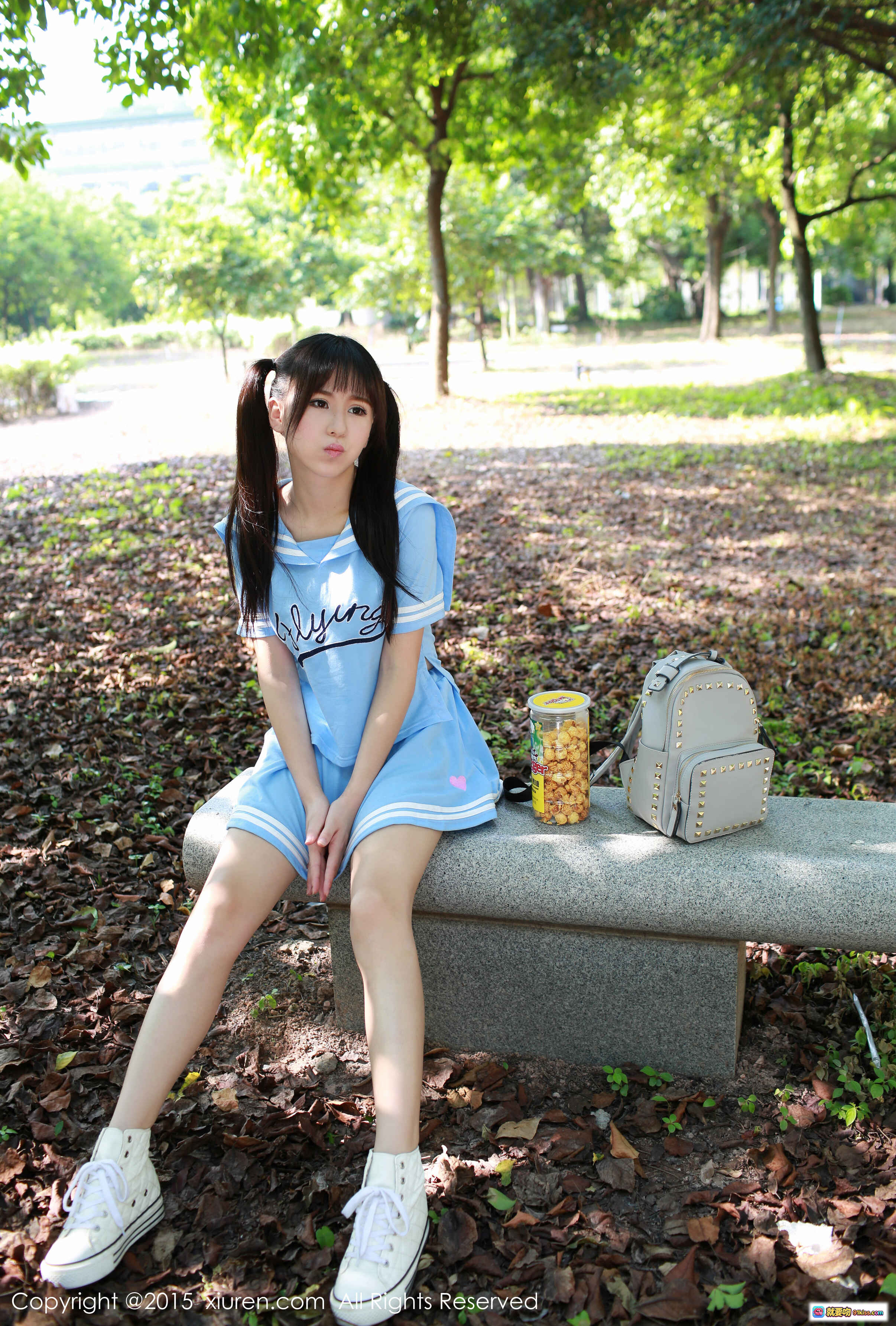 图片[8] - 唐雨辰TYC蓝裙双马尾公园写真 白帆布鞋休闲风 少女感十足户外拍照 美腿长发自然光场景 - 就要吻