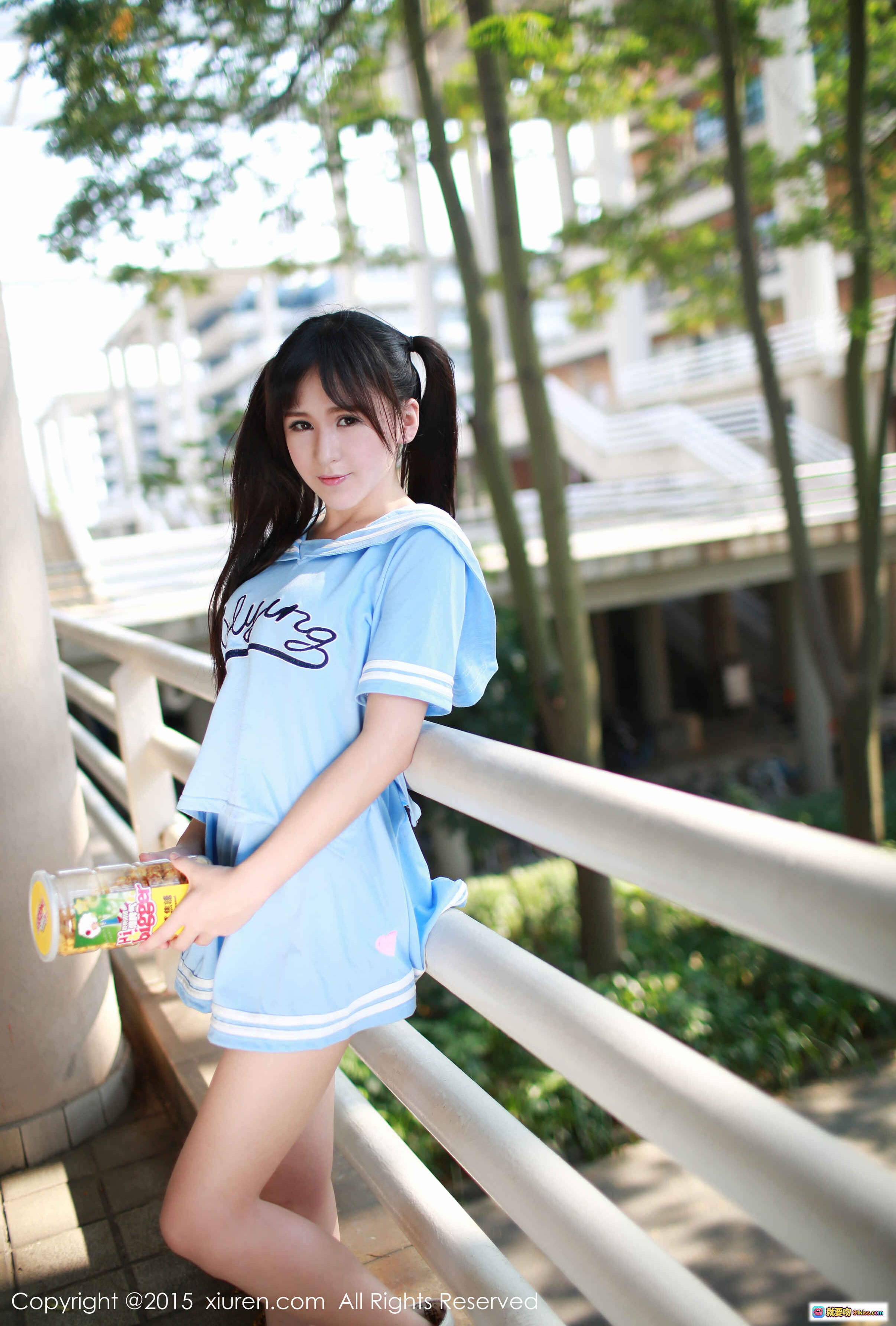 图片[4] - 唐雨辰TYC蓝裙双马尾公园写真 白帆布鞋休闲风 少女感十足户外拍照 美腿长发自然光场景 - 就要吻