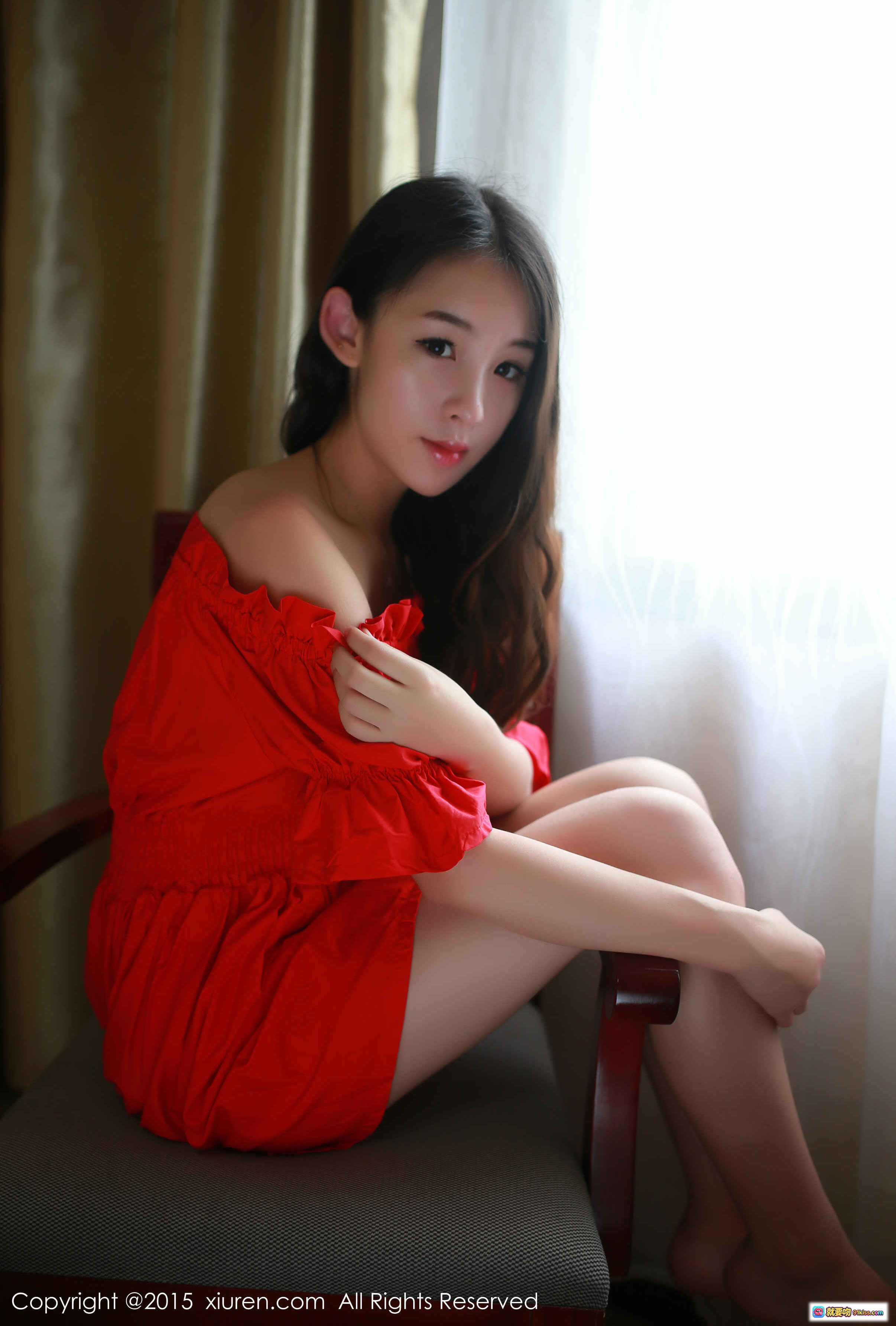 图片[7] - 梓萱Crystal红裙写真 | 秀人网2015性感私房照 | 优雅坐姿美腿特写 | 高清室内人像摄影 - 就要吻