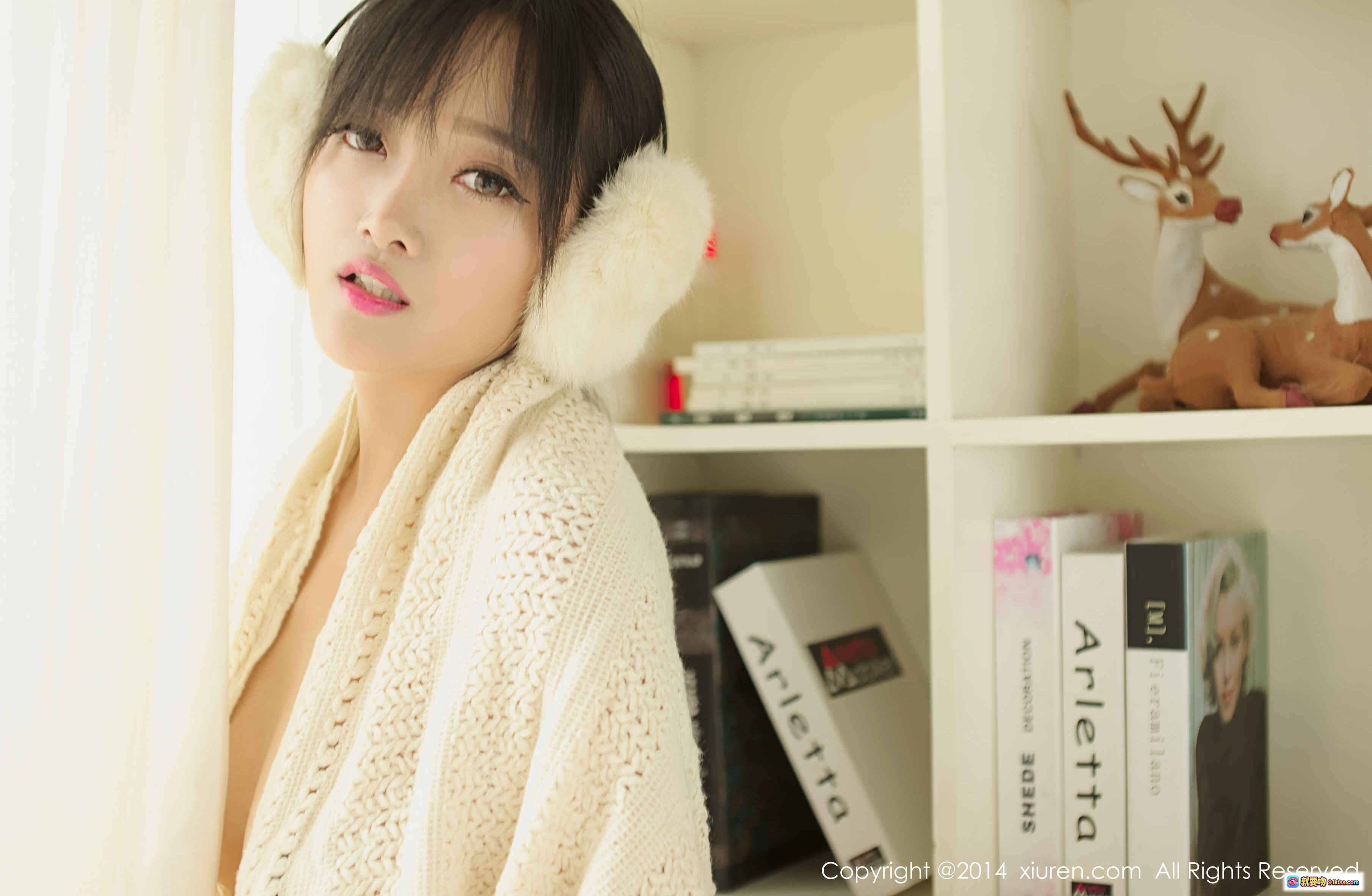 图片[3] - 静颜宁写真 | 秀人网2014年9月26日NO.217 | 毛绒耳罩+针织围巾少女风 | 室内书架背景私房照 - 就要吻