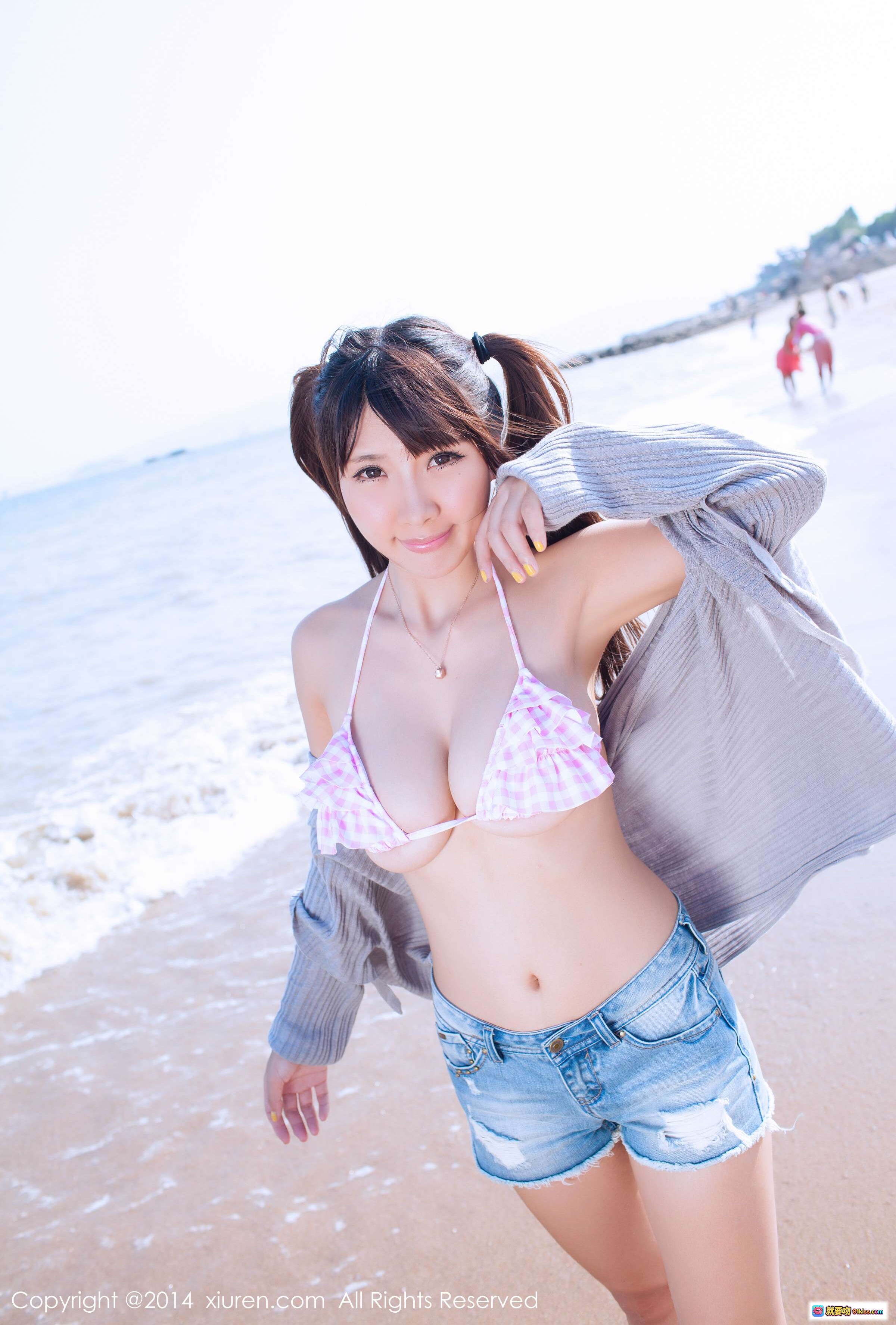 图片[3] - 晓茜Sunny清新蓝上衣白比基尼写真 木质背景甜美性感私房照 XIUREN秀人网2014精选 - 就要吻