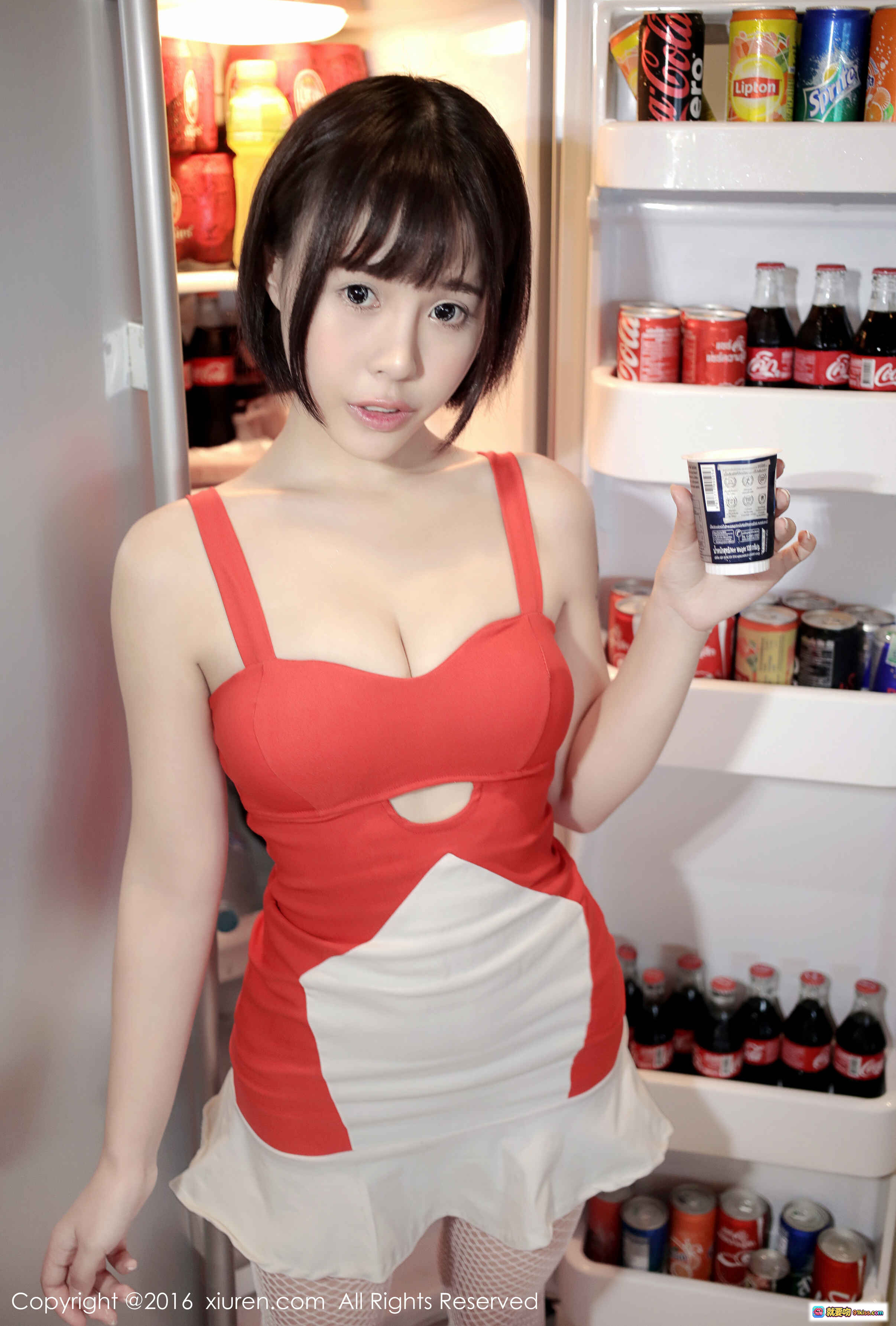 图片[6] - Evelyn艾莉红白连衣裙冰箱前持饮料零食写真 | XIUREN秀人网2016.12.23 NO.665高清美图 - 就要吻