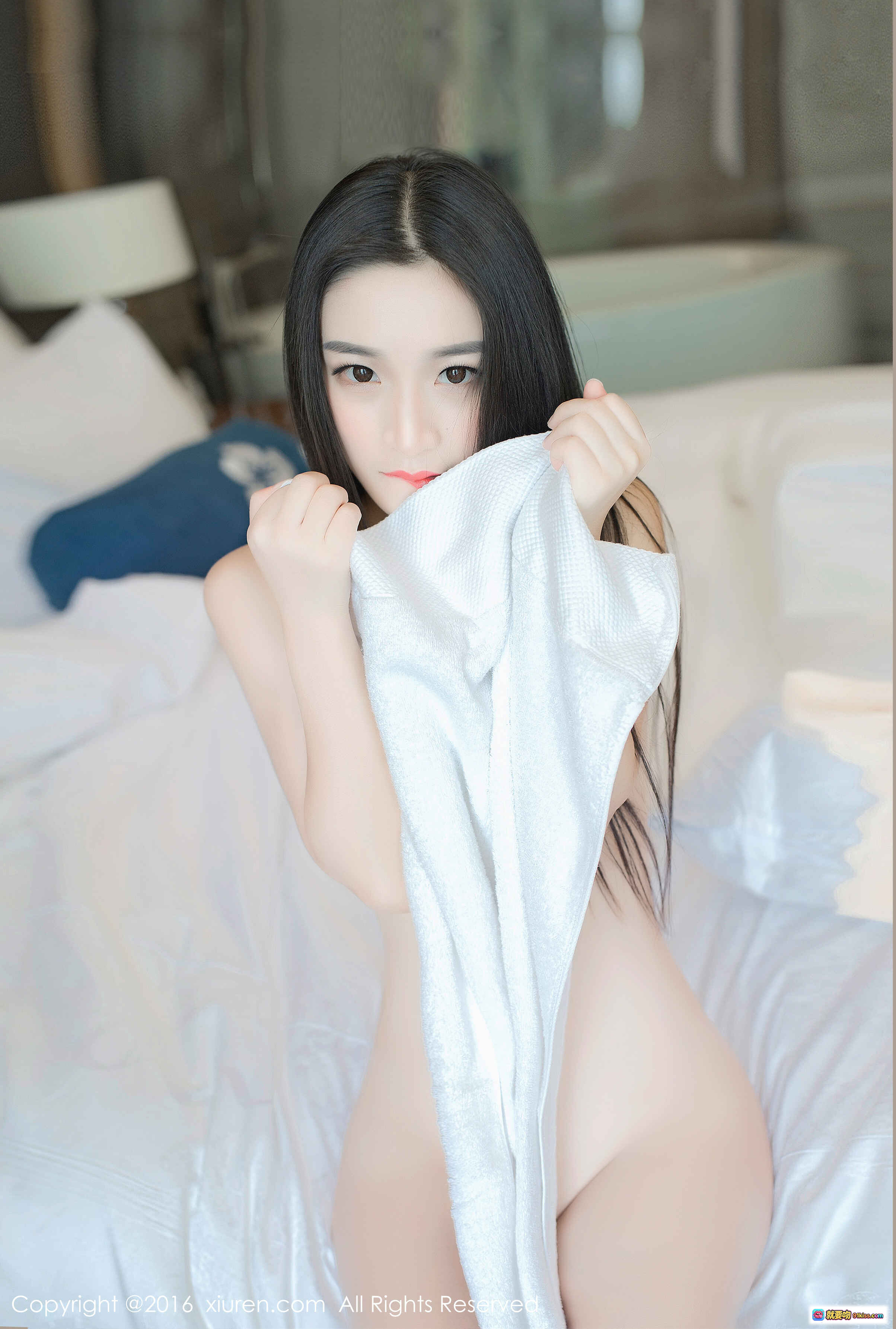 图片[10] - 绮梦Cherish 白色浴巾性感写真 长发美女私房床照 优雅迷人室内摄影 XIUREN秀人网2016精选 - 就要吻