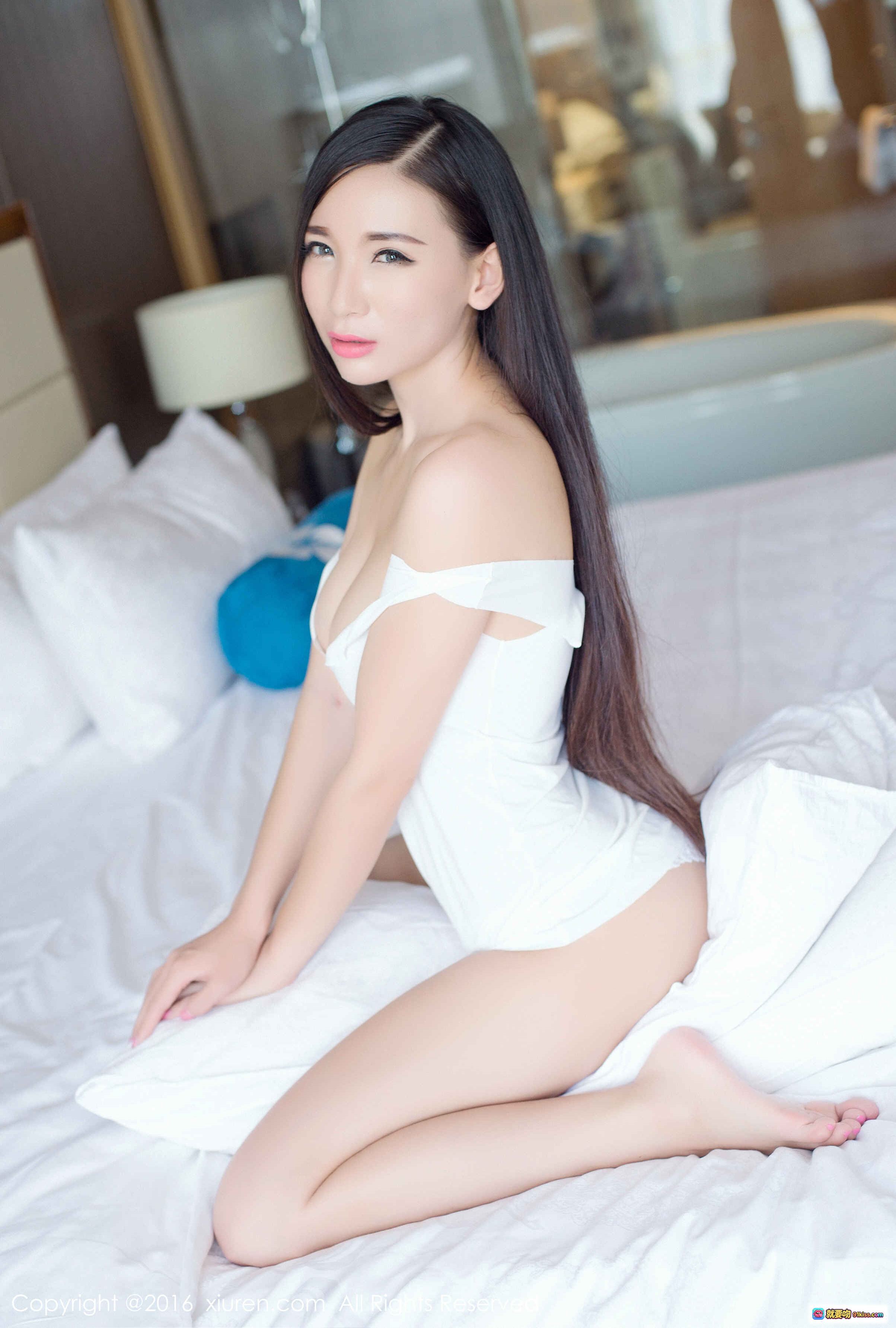 图片[2] - 赵颖黑蕾丝内衣写真 | 秀人网2016性感私房照 | 粉花点缀长发美女 | 床上柔美姿态高清图集 - 就要吻