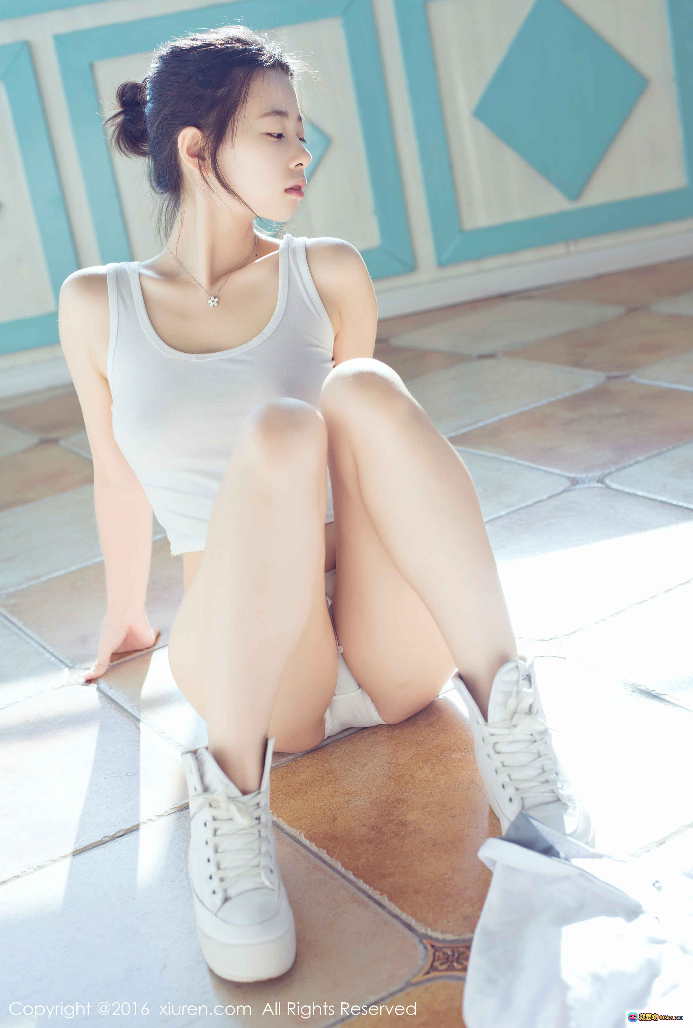 图片[4] - 草莓zz蓝色连体泳衣写真·木质地板柔光少女坐姿·XIUREN秀人网2016.10.14 NO.616高清52P - 就要吻