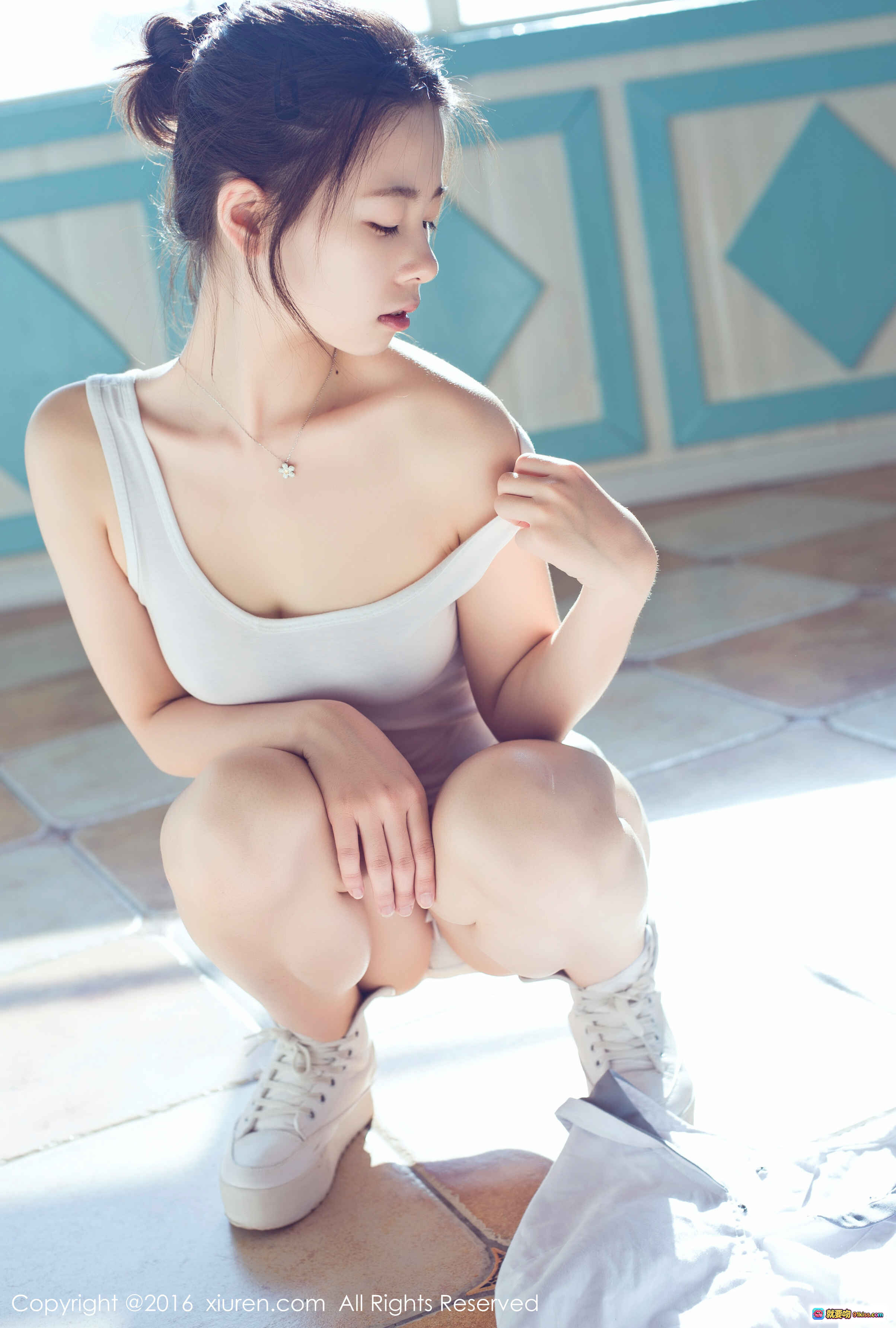 图片[5] - 草莓zz蓝色连体泳衣写真·木质地板柔光少女坐姿·XIUREN秀人网2016.10.14 NO.616高清52P - 就要吻