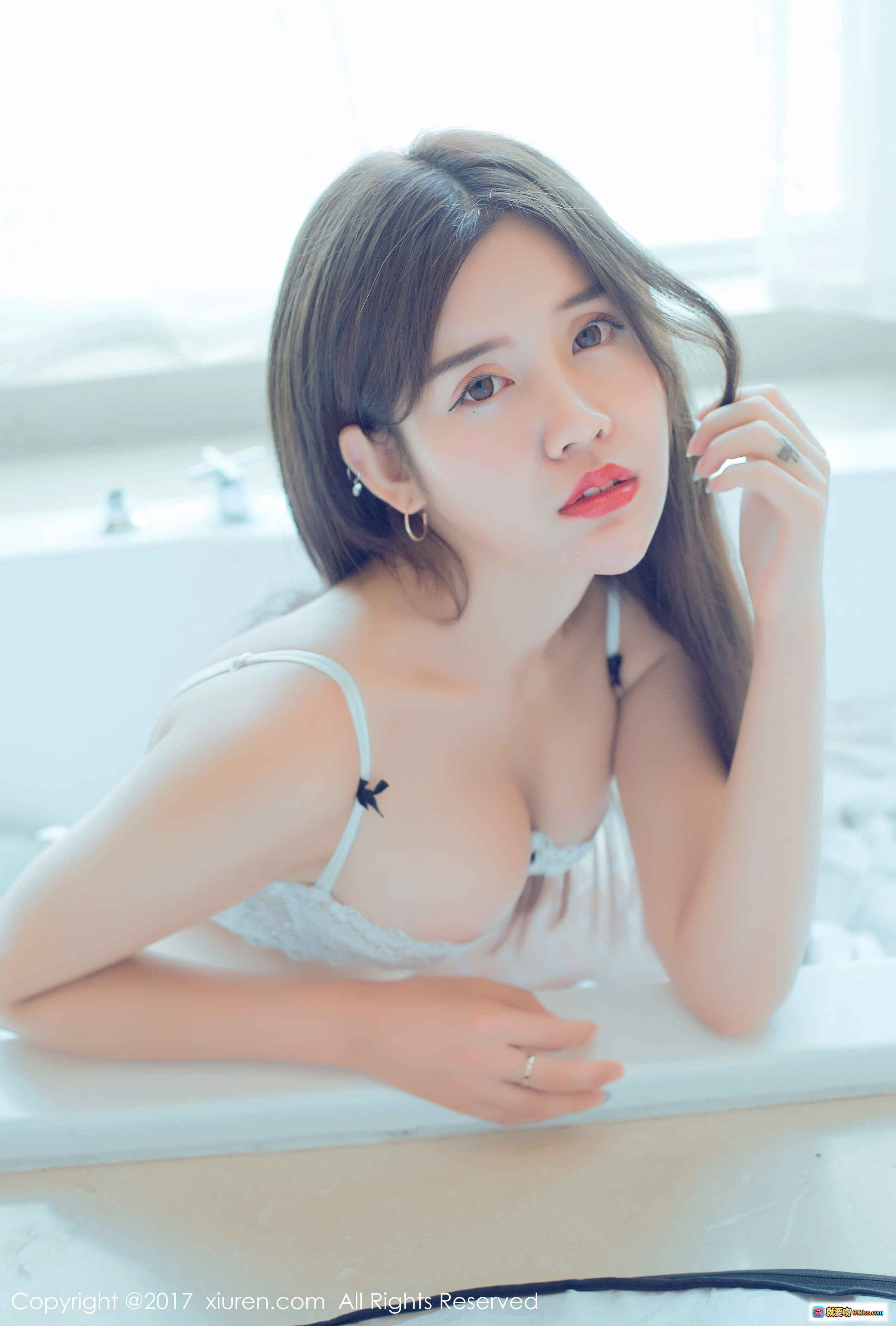 图片[4] - 兔子NINA白色蕾丝内衣浴缸写真 – 秀人网No.813高清私房美图 - 就要吻