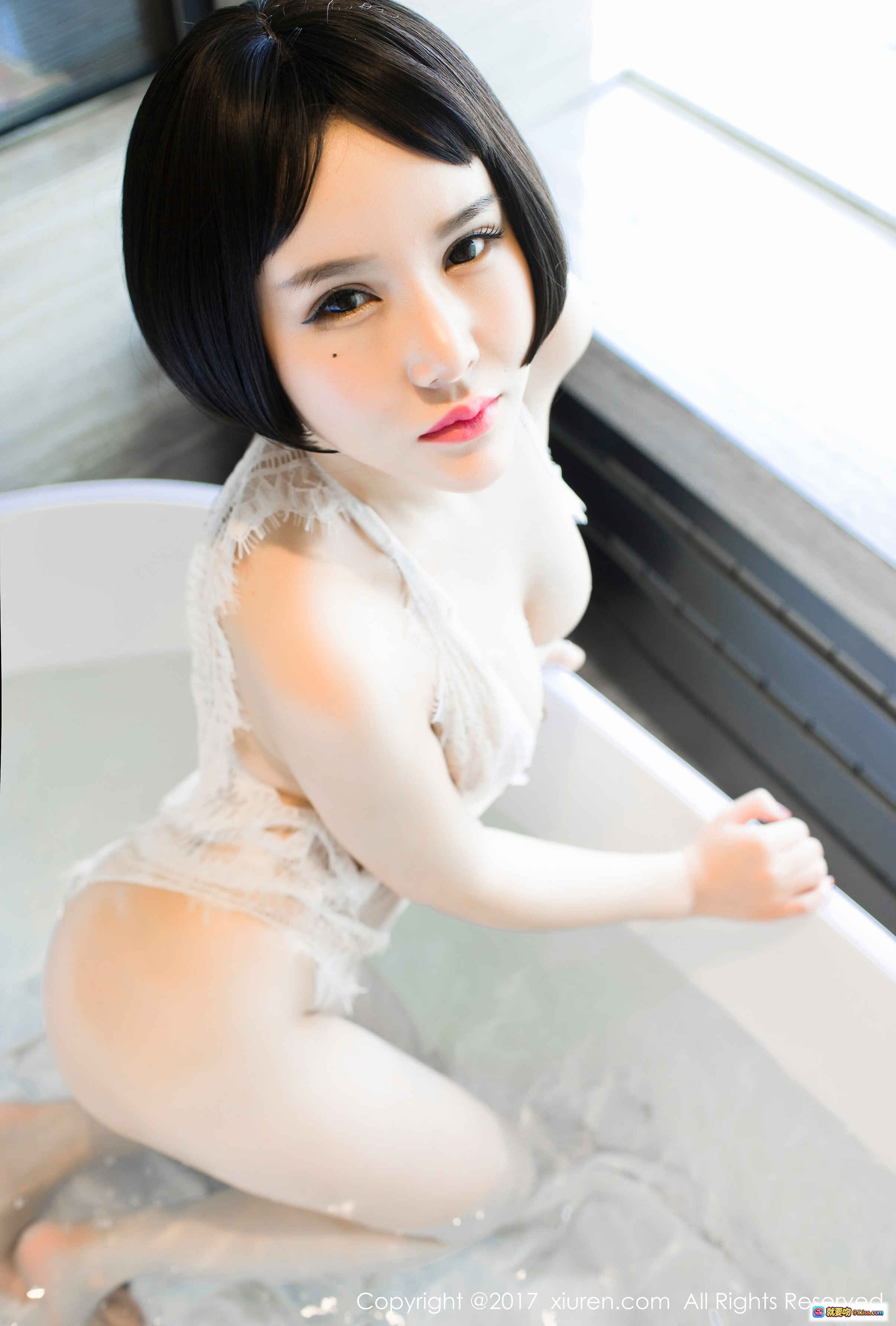 图片[2] - 佑熙粉色花朵内衣写真 – 秀人网2017.06.15 No.770 美女私房床照高清图集 - 就要吻