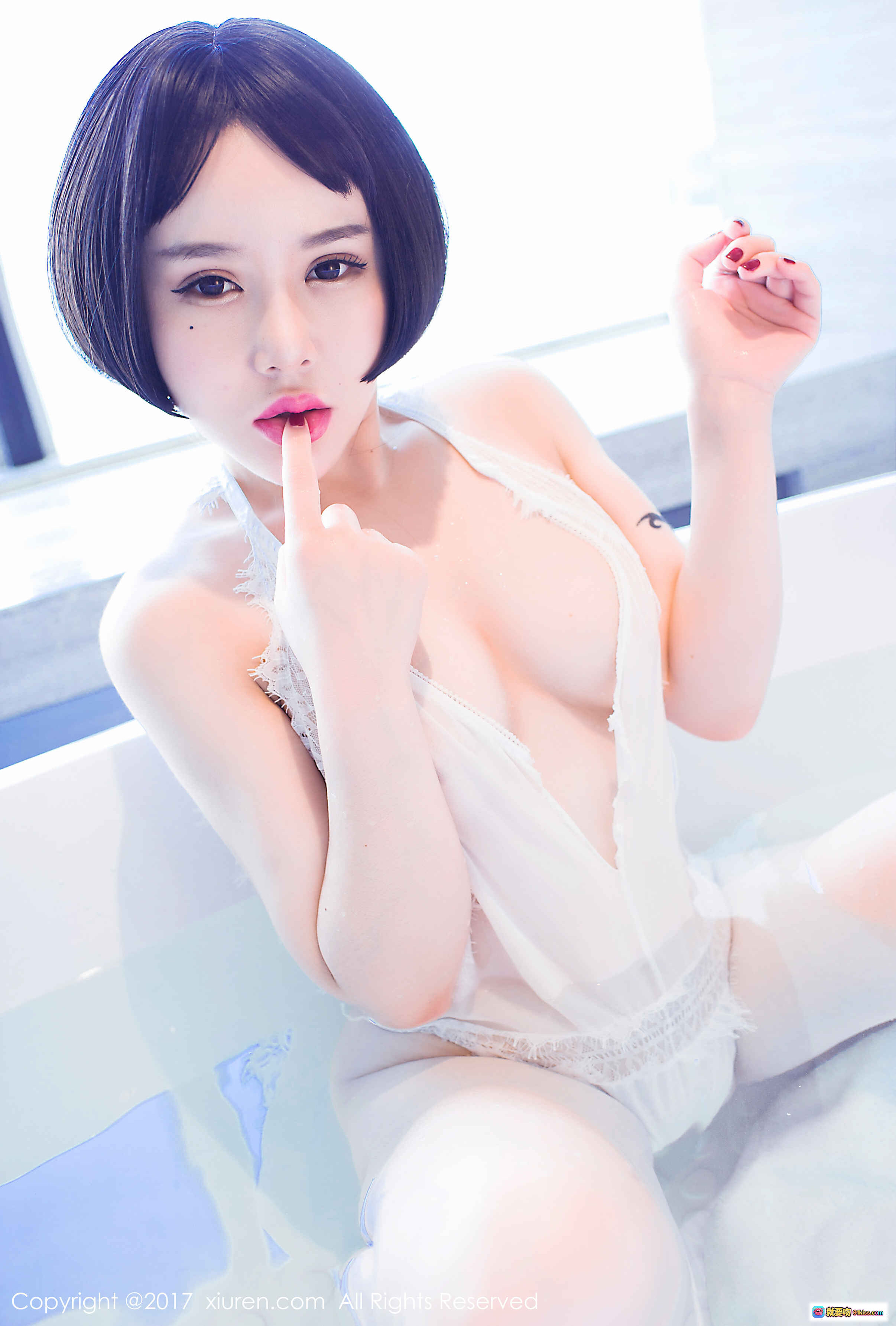 图片[9] - 佑熙粉色花朵内衣写真 – 秀人网2017.06.15 No.770 美女私房床照高清图集 - 就要吻