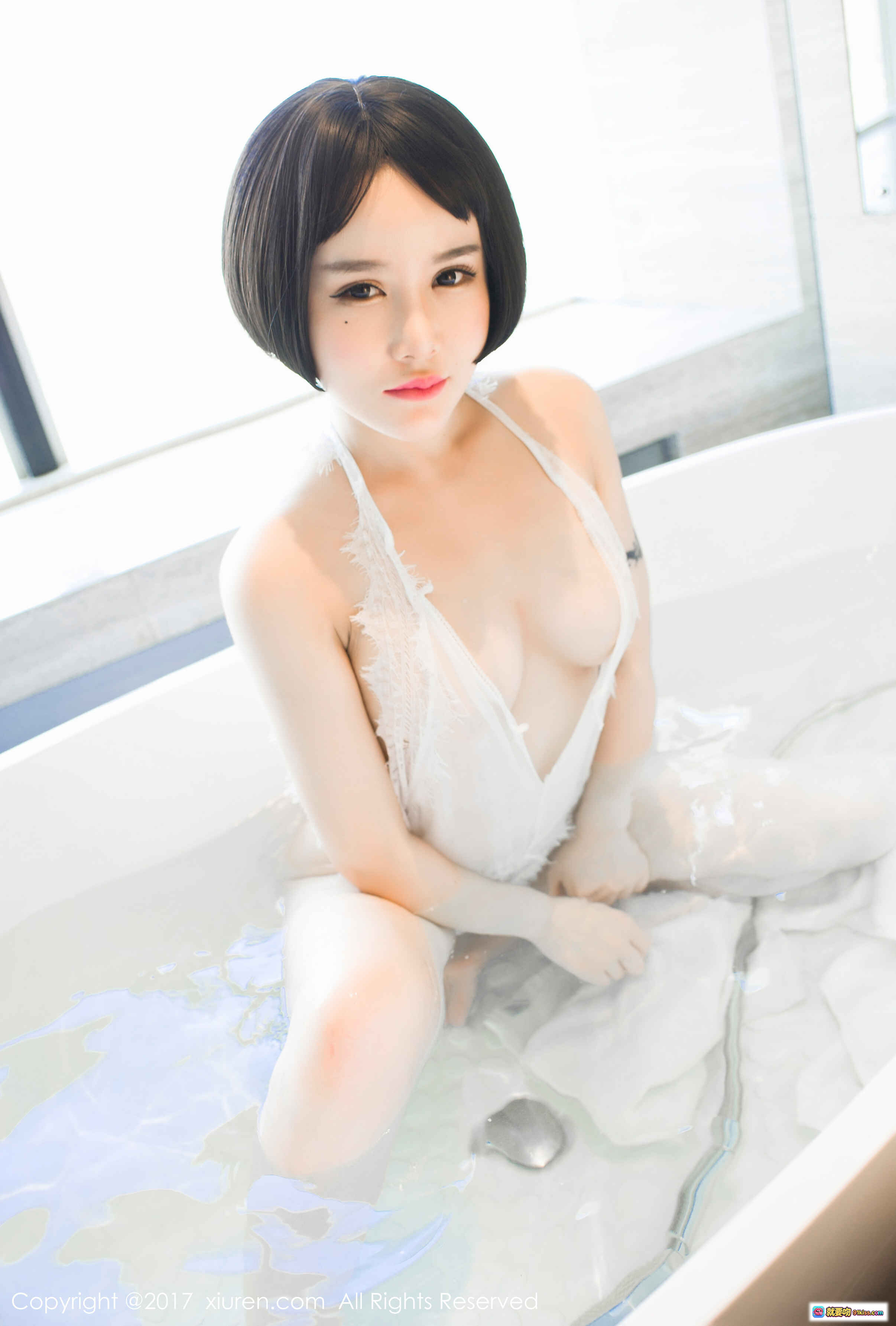 图片[5] - 佑熙粉色花朵内衣写真 – 秀人网2017.06.15 No.770 美女私房床照高清图集 - 就要吻