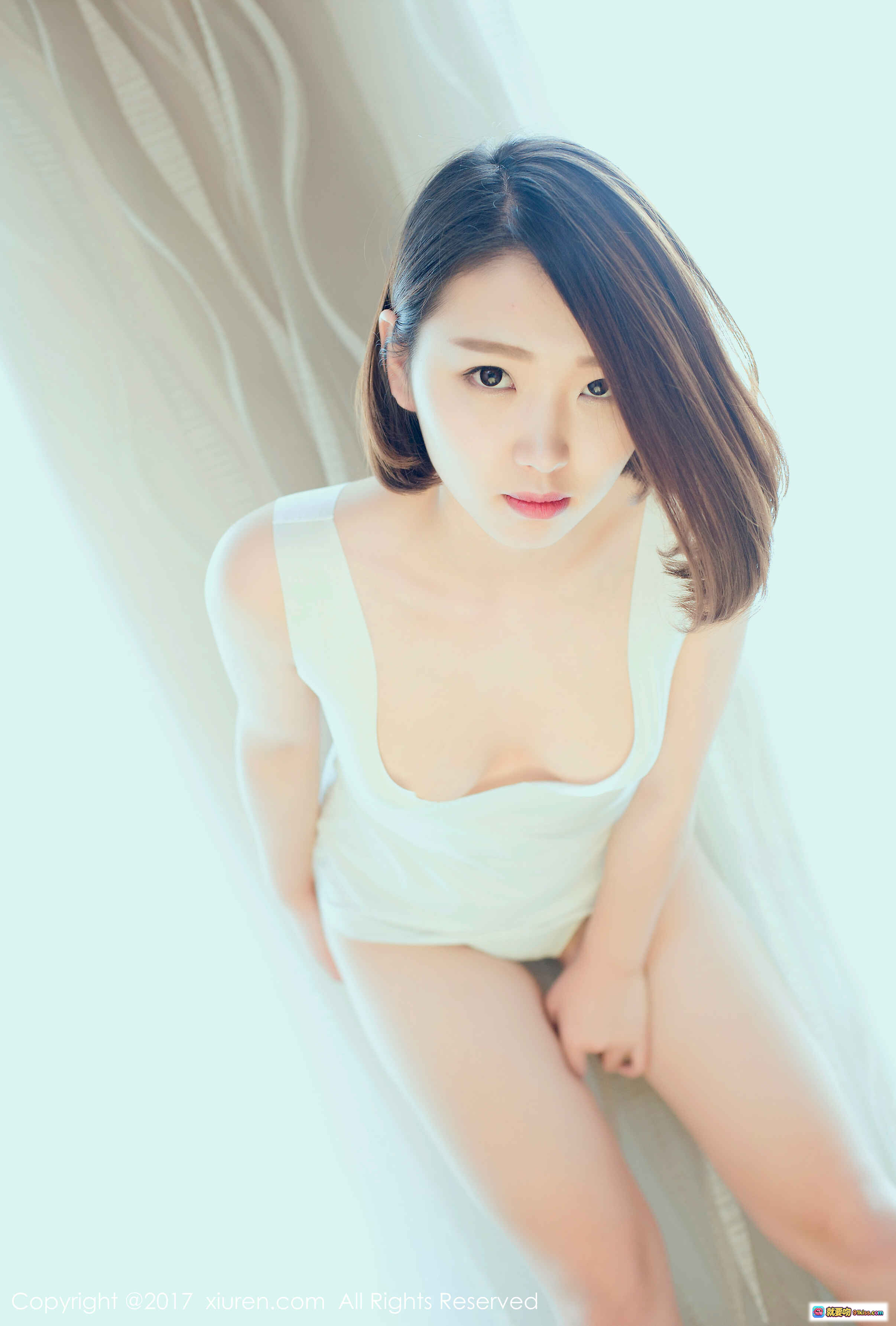 图片[1] - 雨夕cy清新写真 | 白色吊带少女私房照 | 秀人网2017.08.08 No.796 | 柔光窗帘背景 | 自然甜美风格 - 就要吻